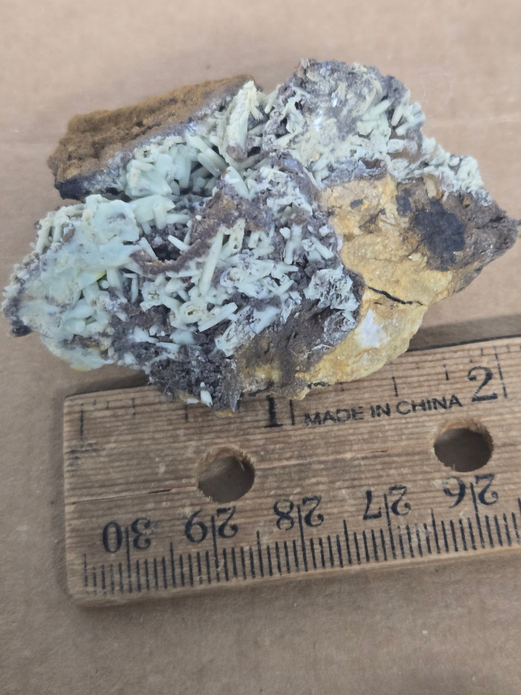 Plumbogummite with pyromorphite