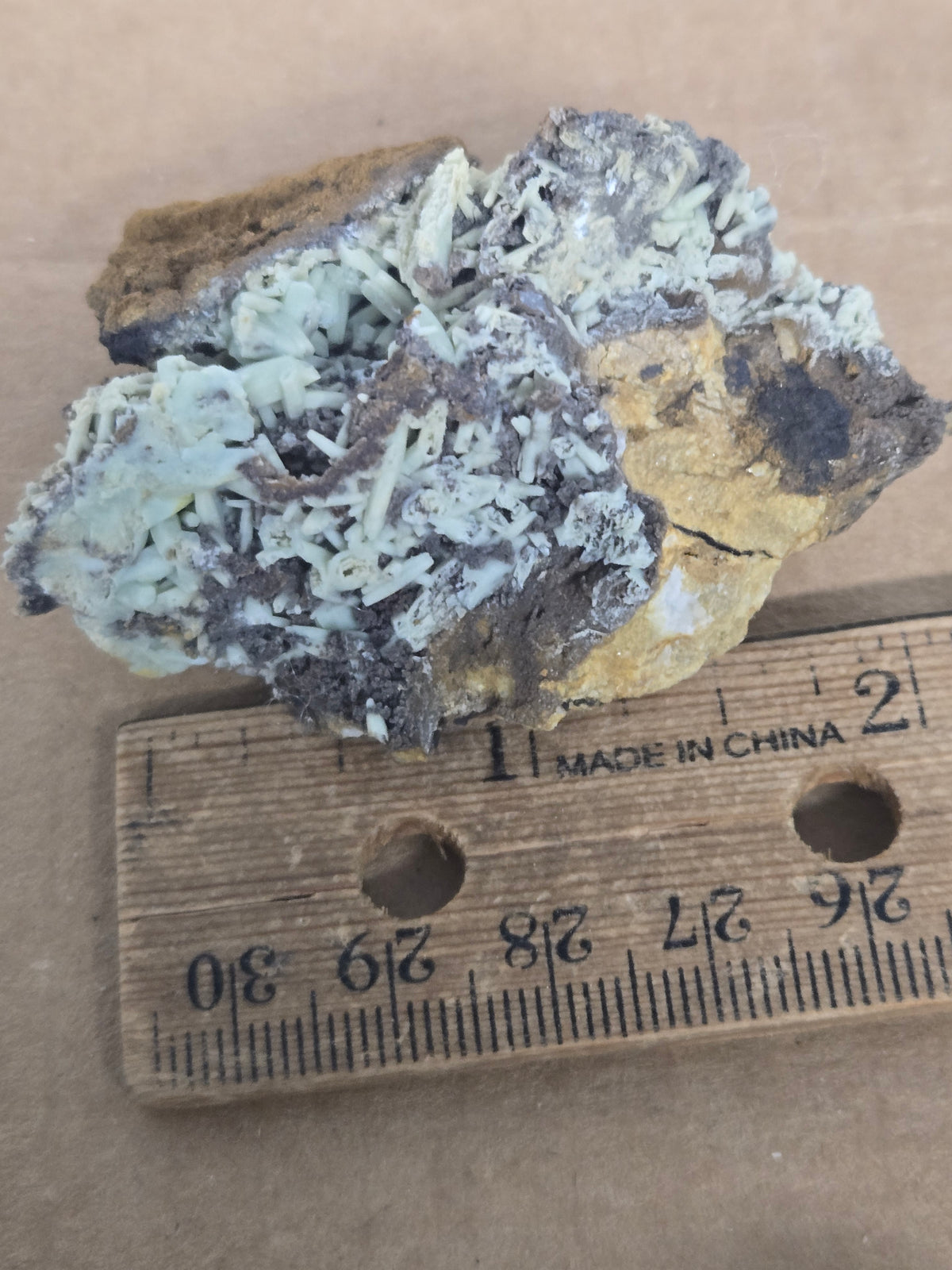 Plumbogummite with pyromorphite