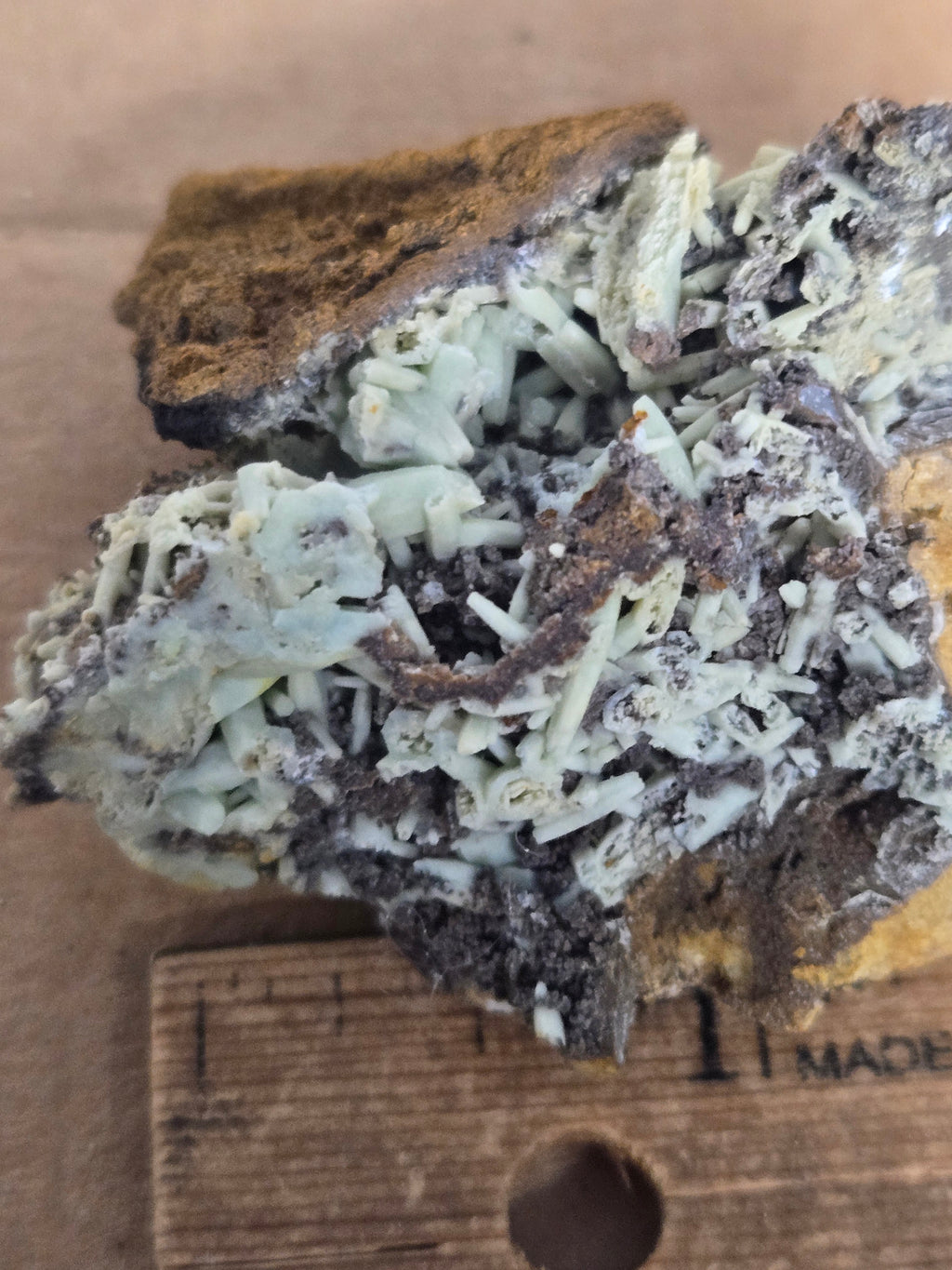 Plumbogummite with pyromorphite