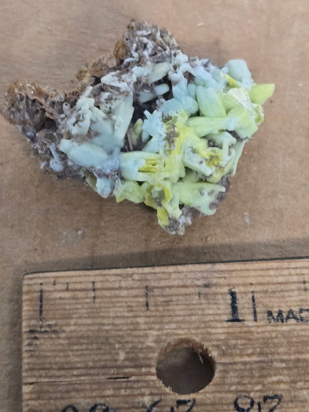 Plumbogummite with pyromorphite