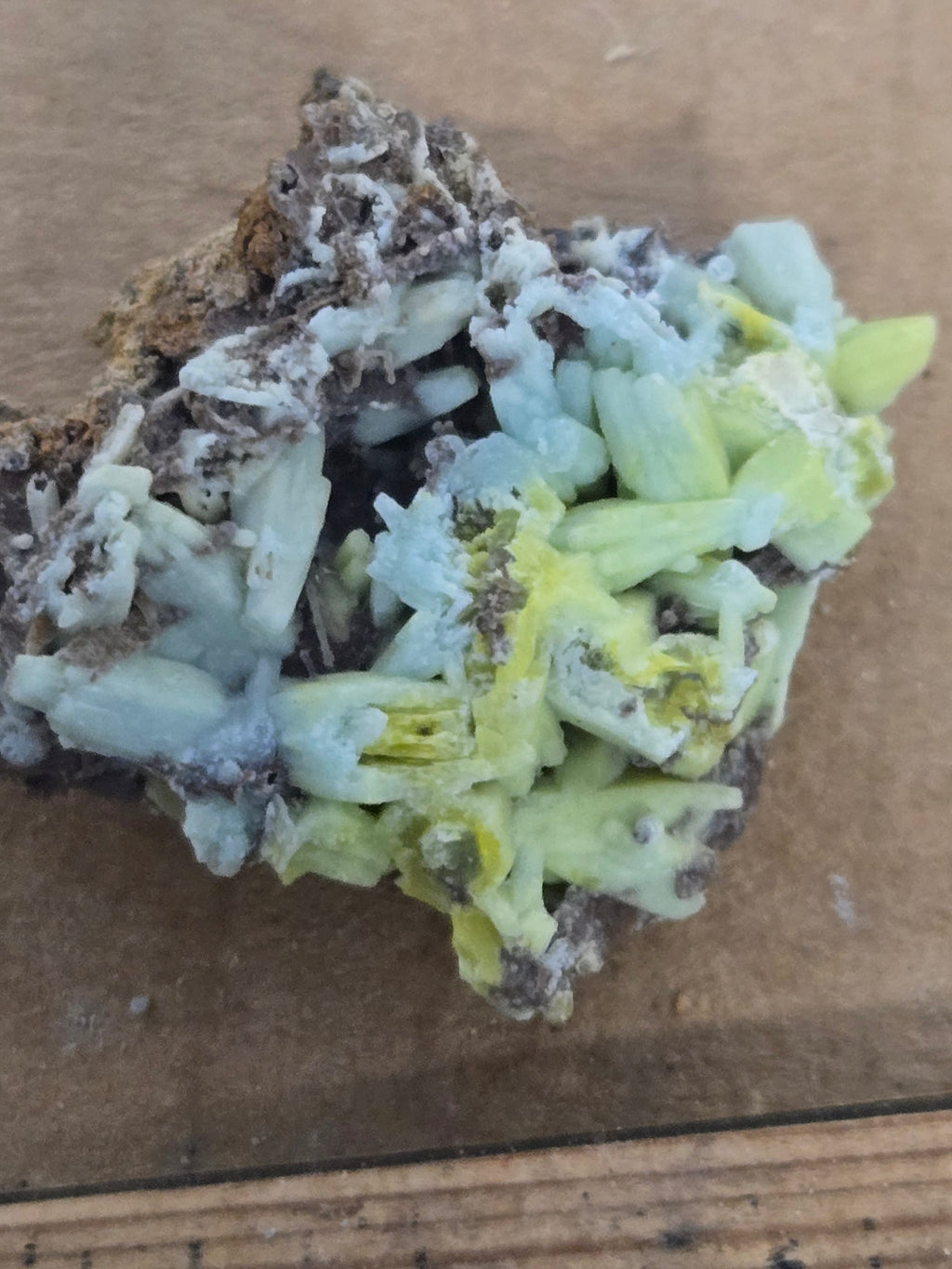Plumbogummite with pyromorphite