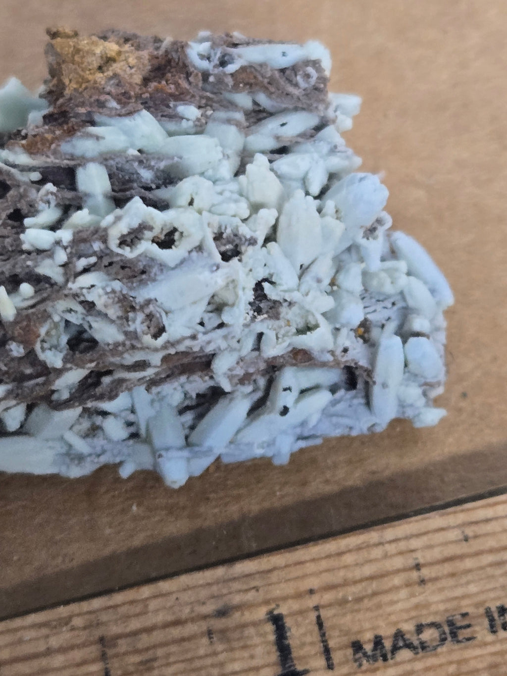 Plumbogummite with pyromorphite