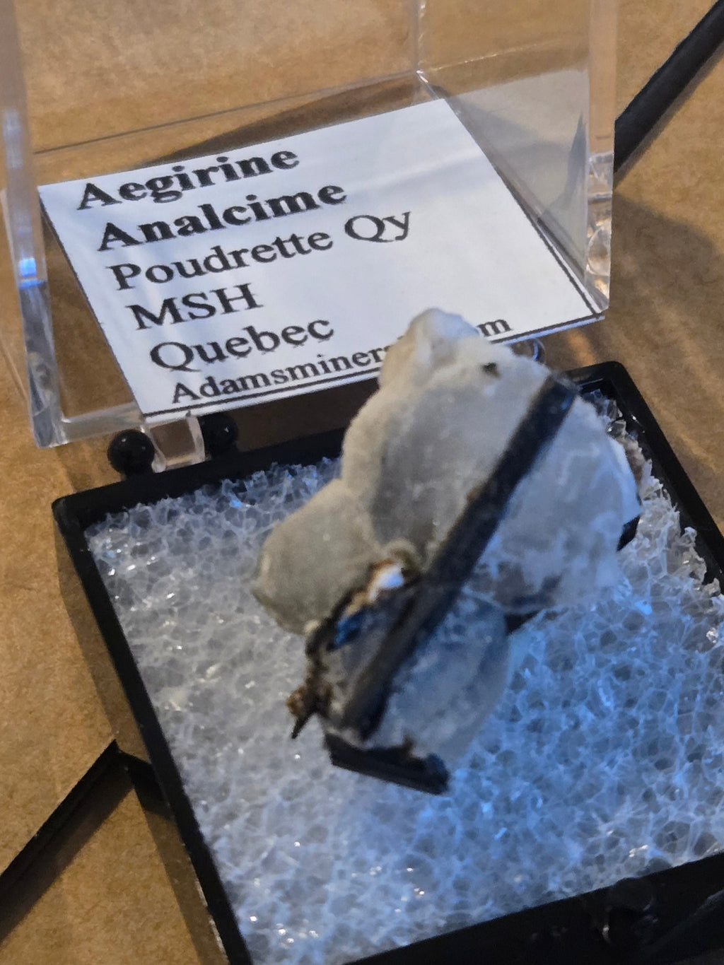 Aegirine on analcime