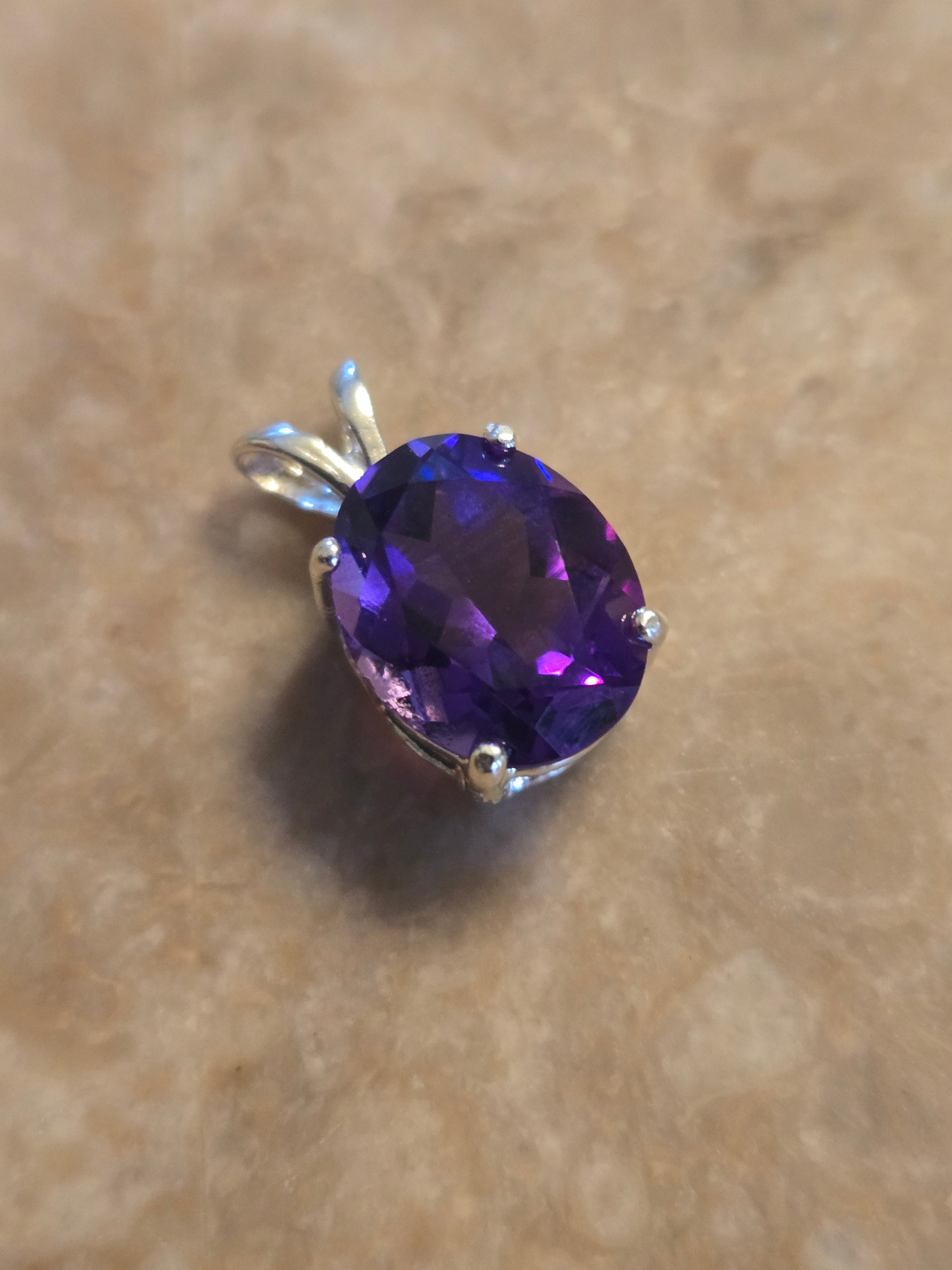 Amethyst oval pendant