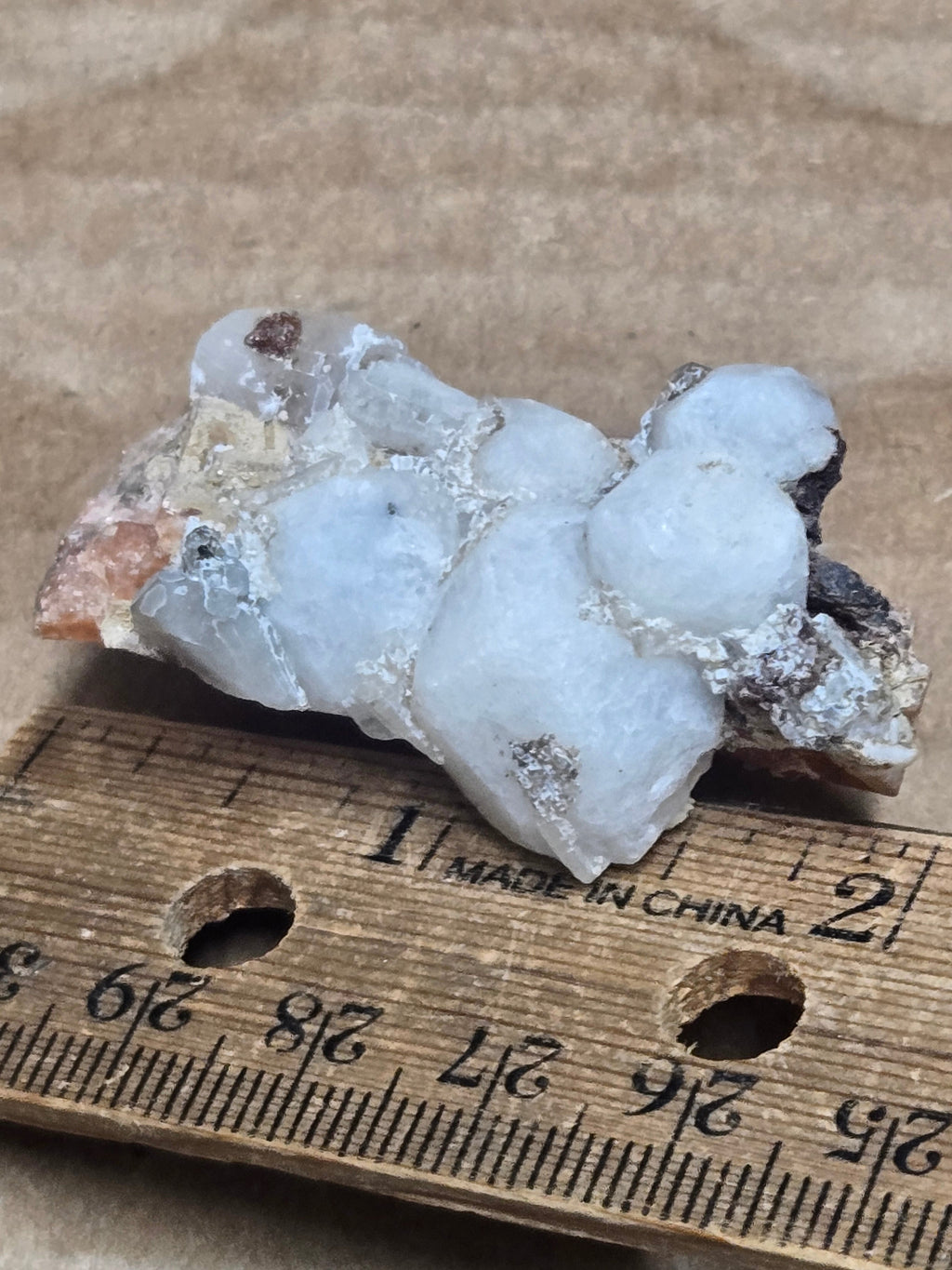 Analcime on Serandite