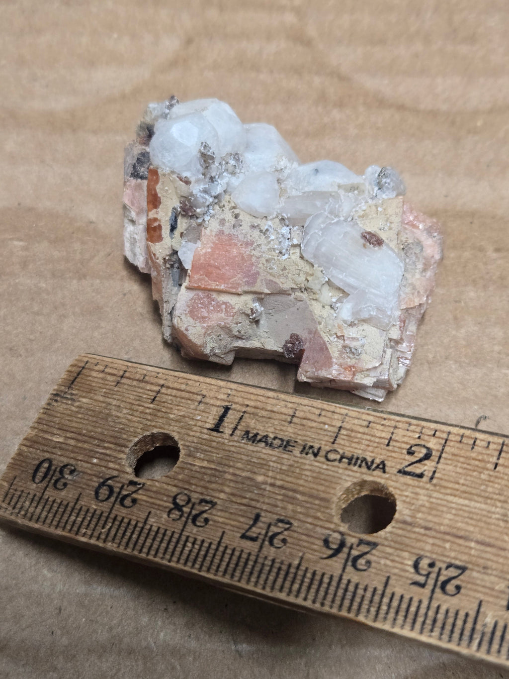 Analcime on Serandite
