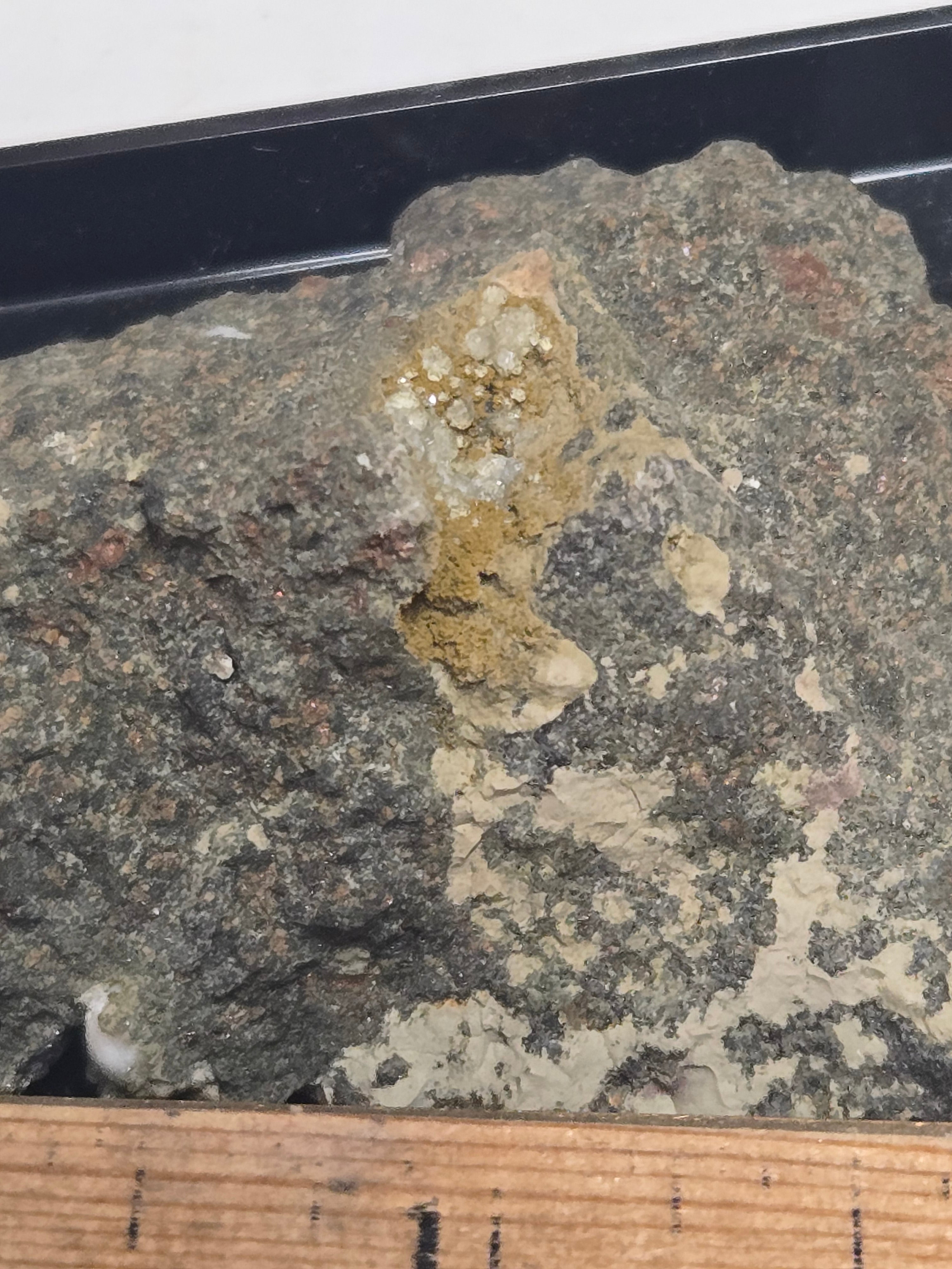 Analcime specimen