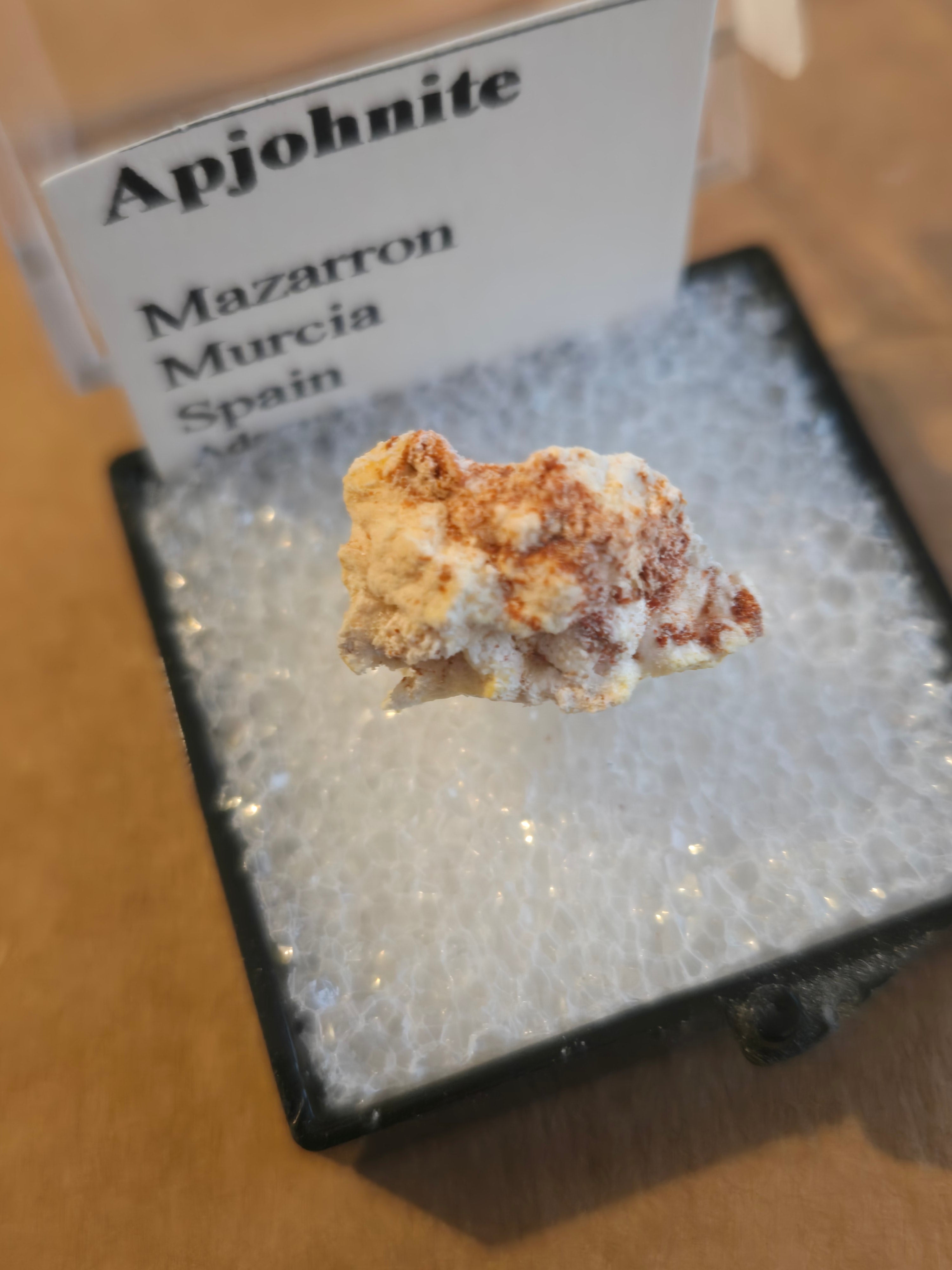 Apjohnite