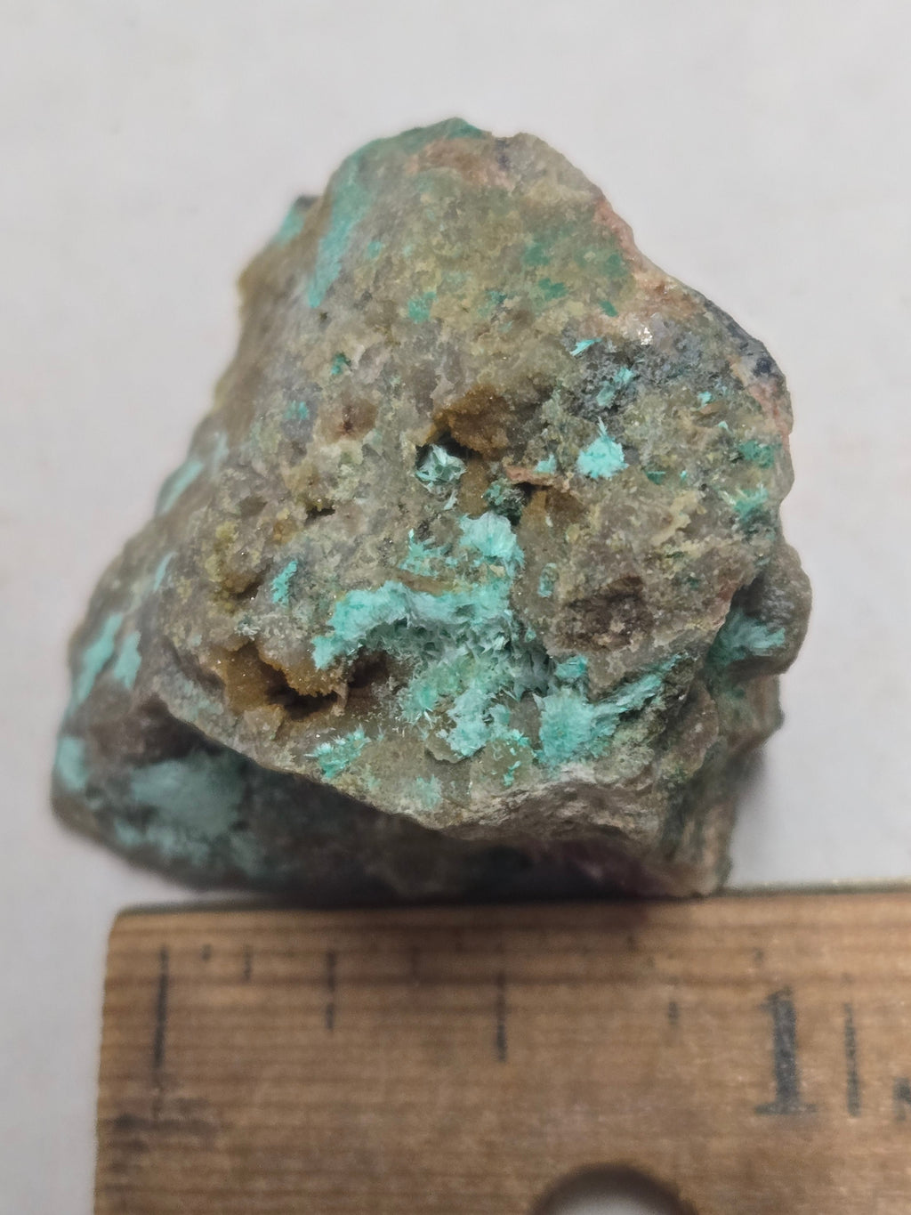 Atelestite with mixite
