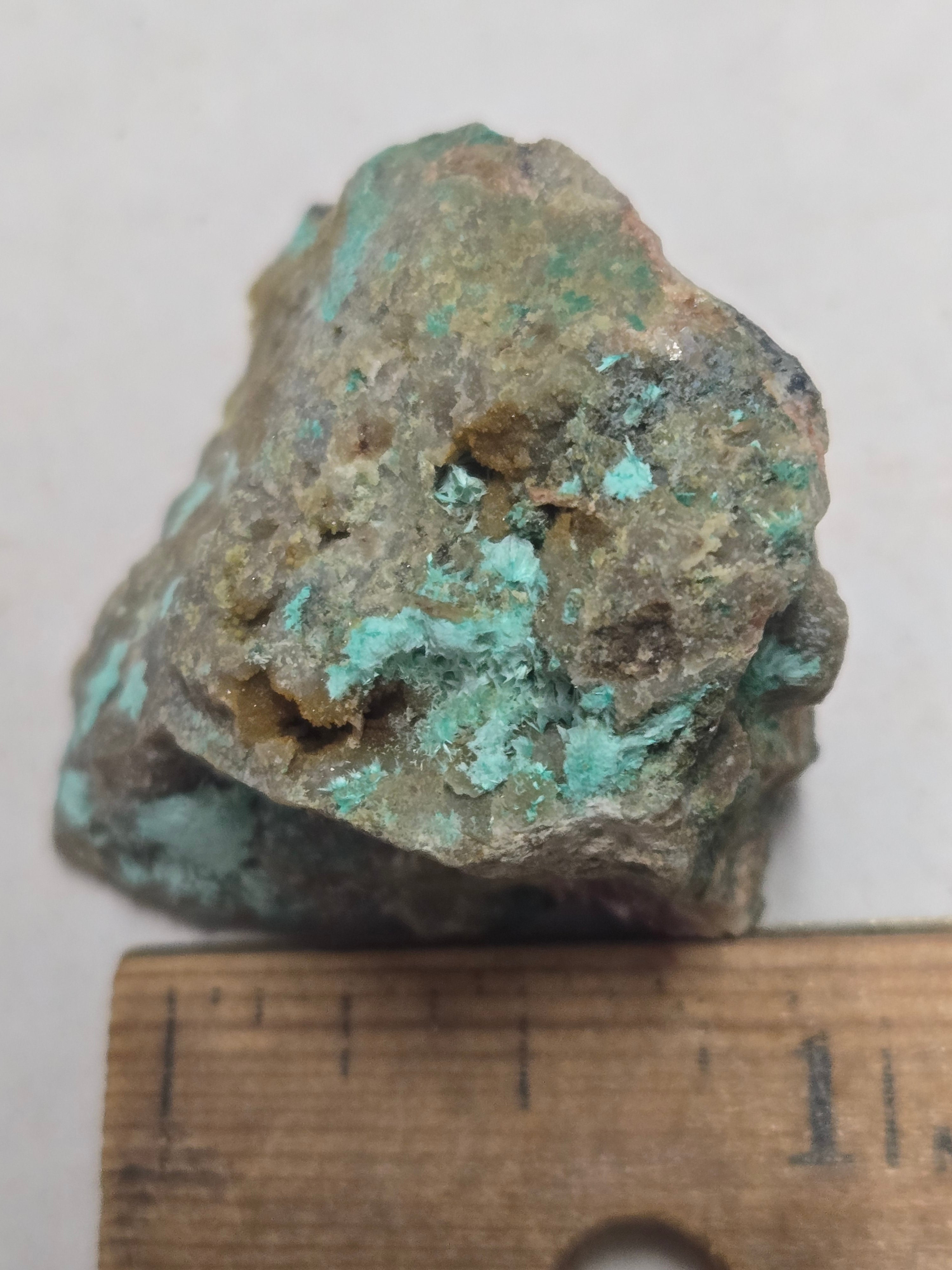 Atelestite with mixite