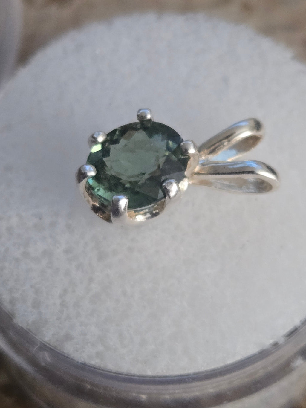 Australian sapphire pendant