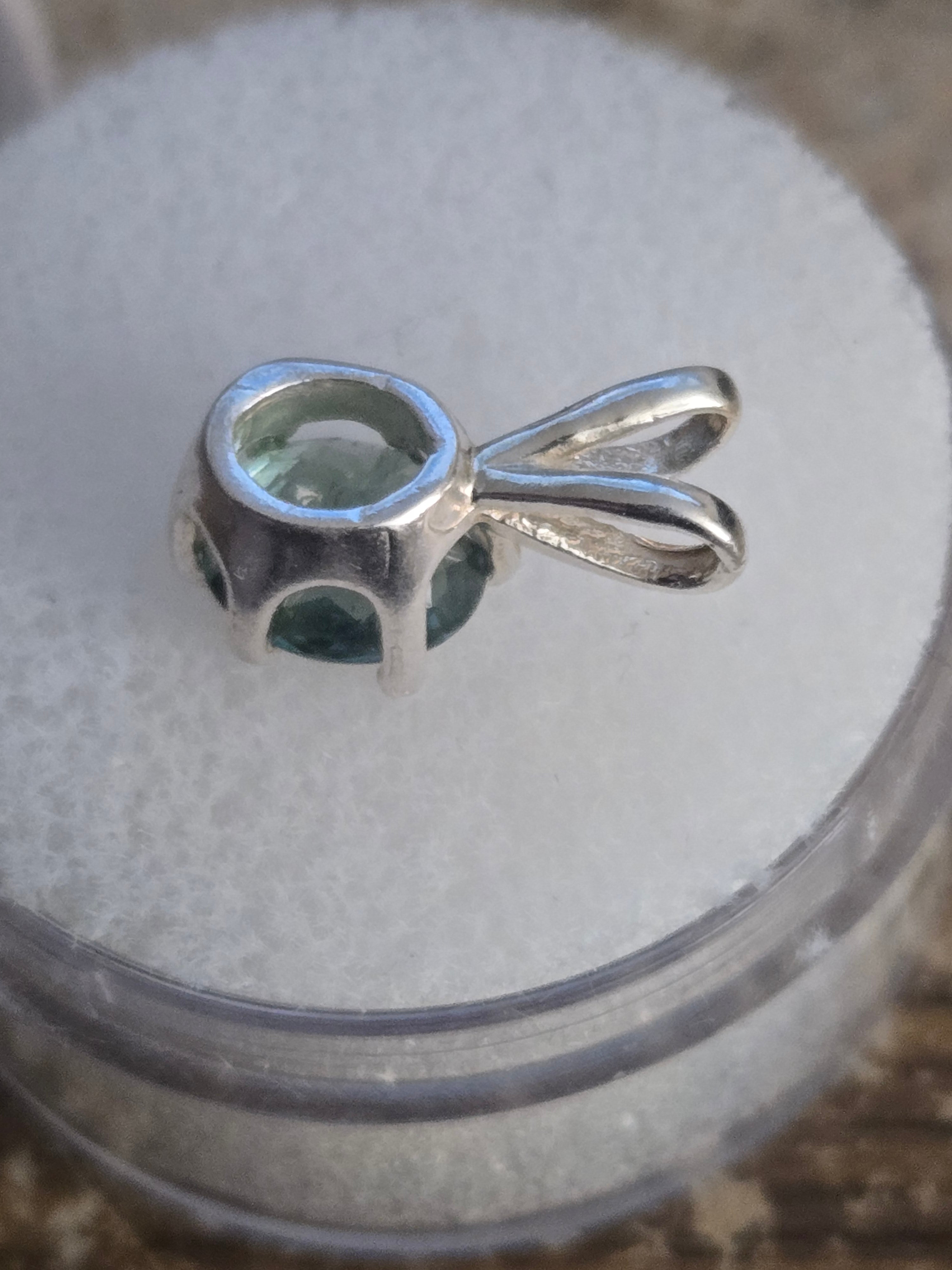 Australian sapphire pendant