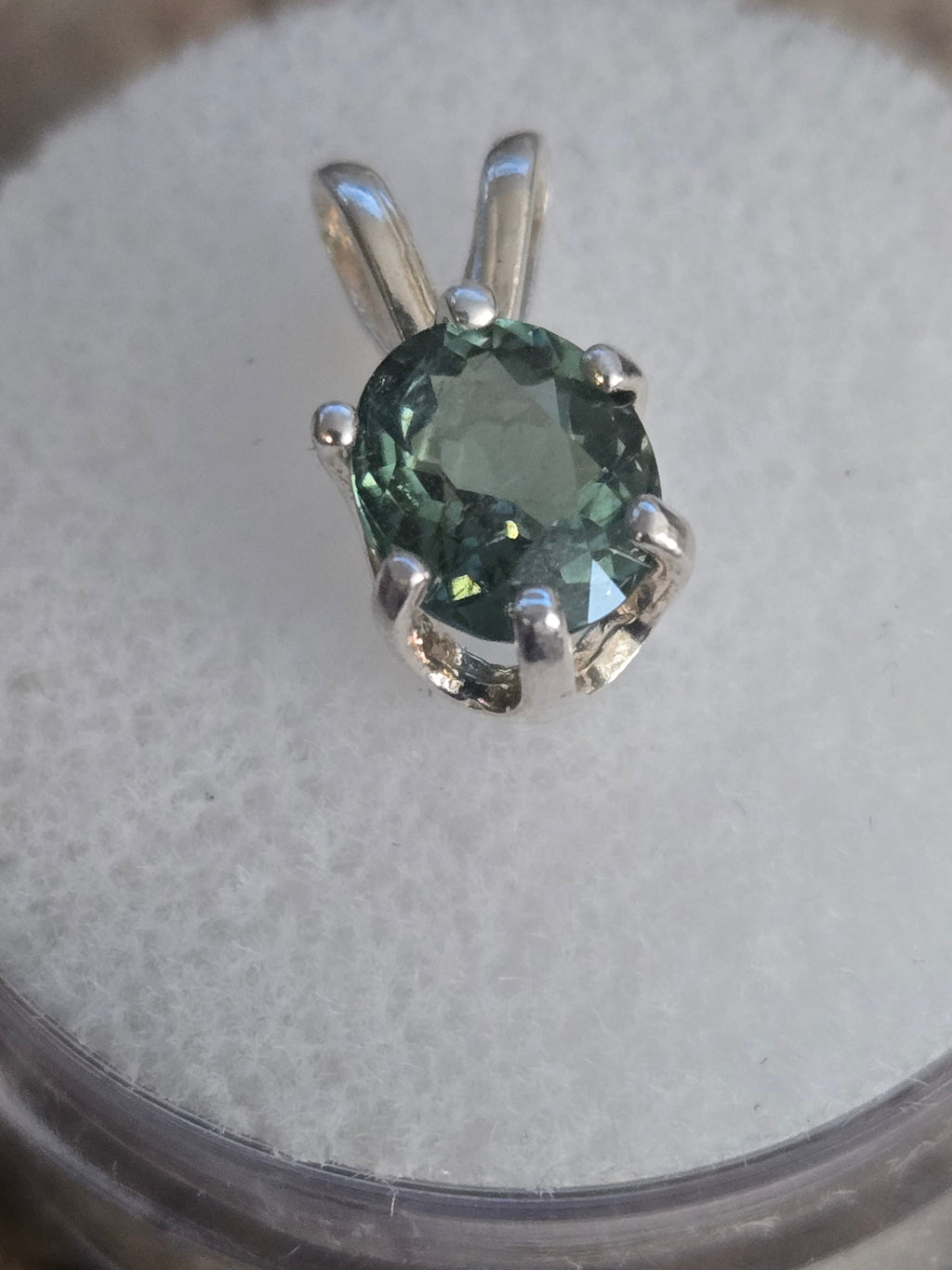 Australian sapphire pendant