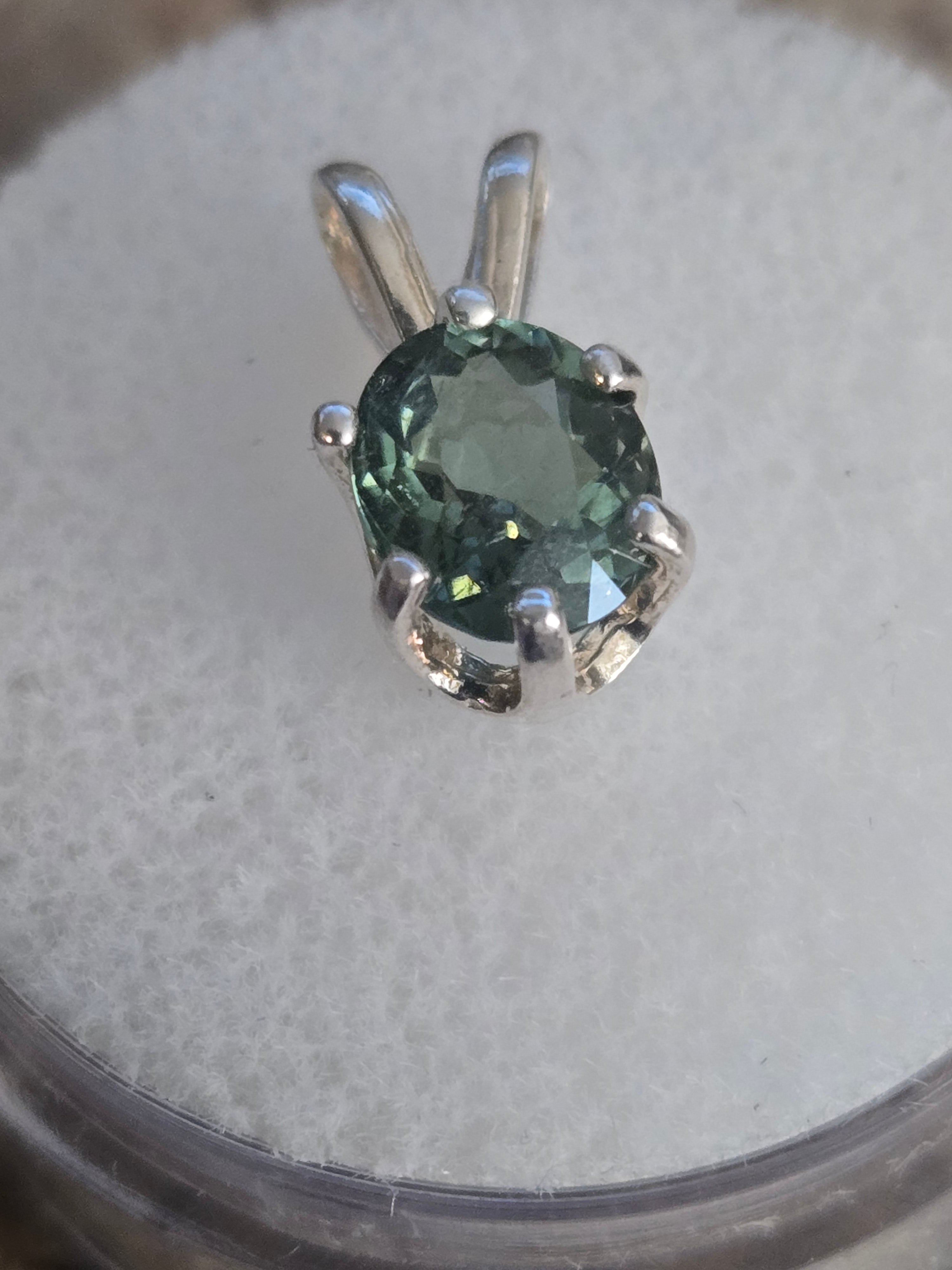 Australian sapphire pendant