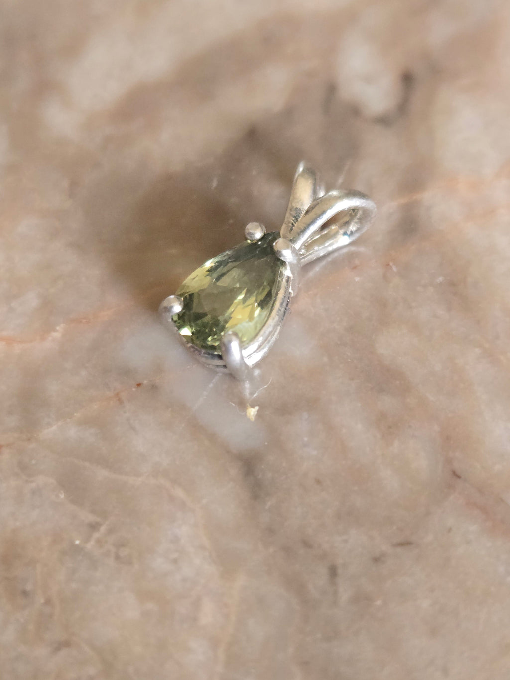 Australian Yellow Green Sapphire Pendant