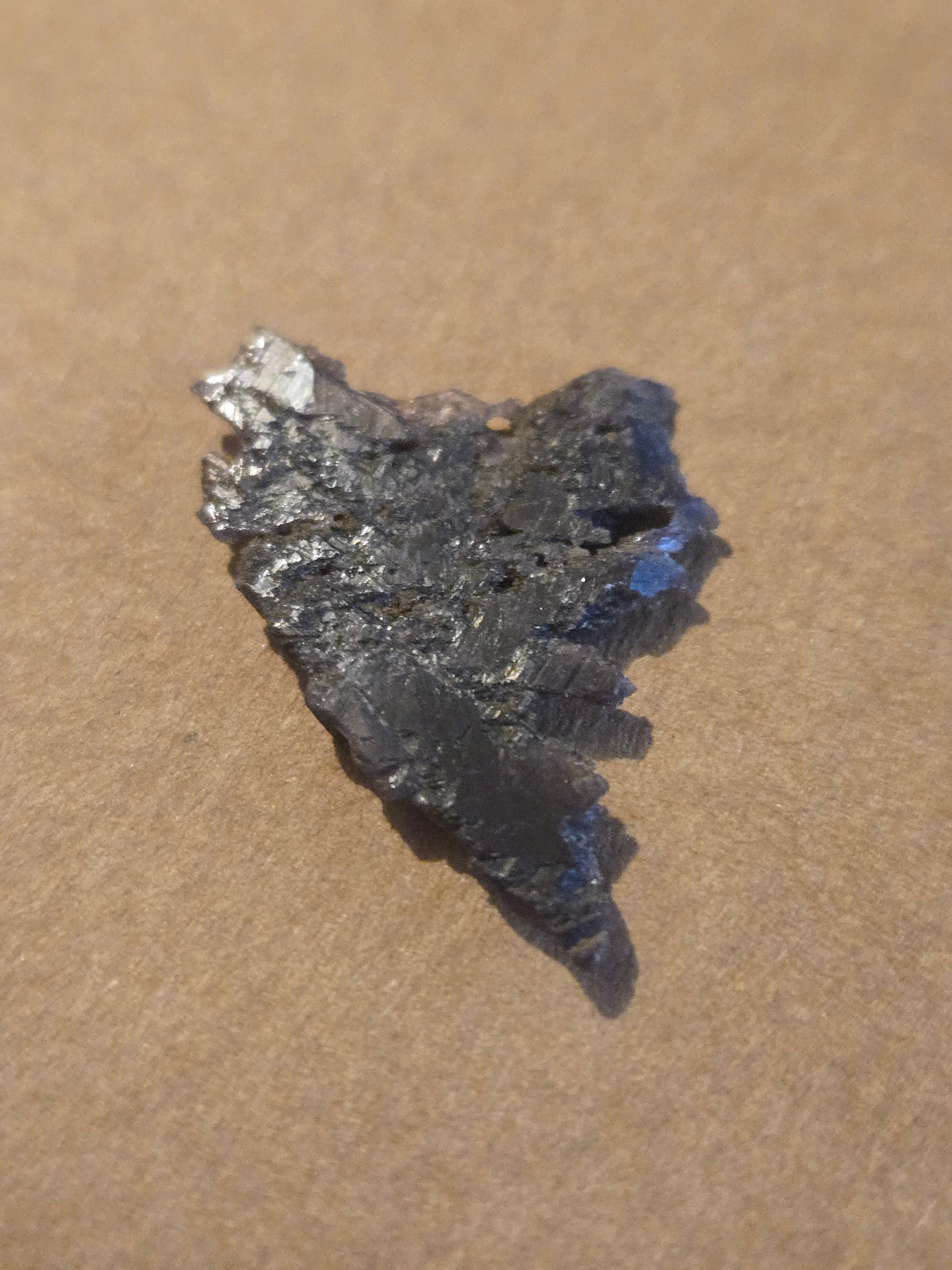 Axinite Fe specimen