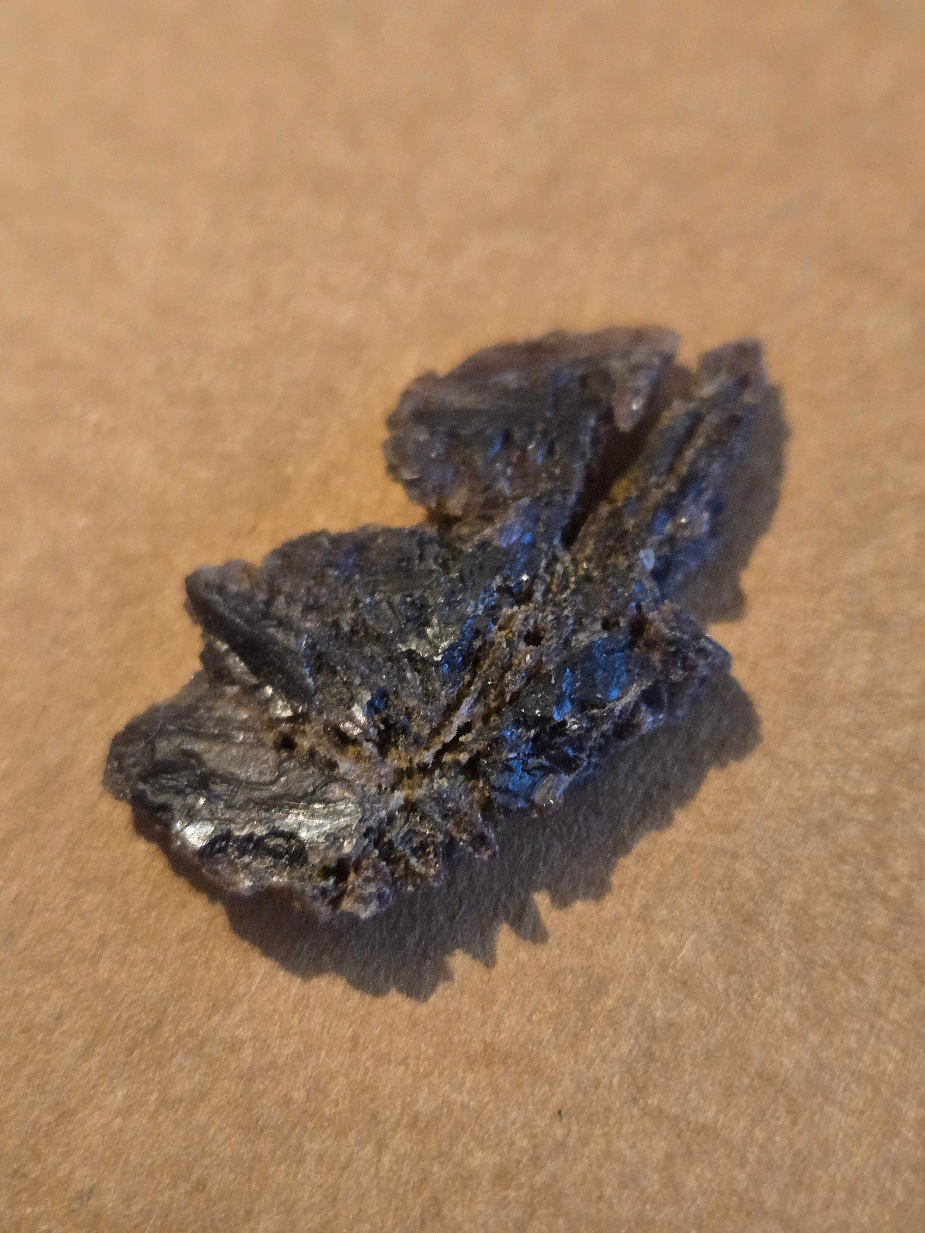 Axinite Fe specimen