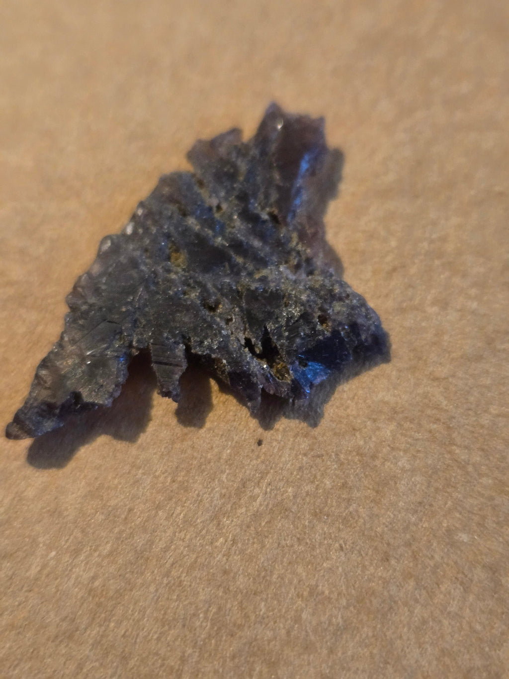 Axinite Fe specimen