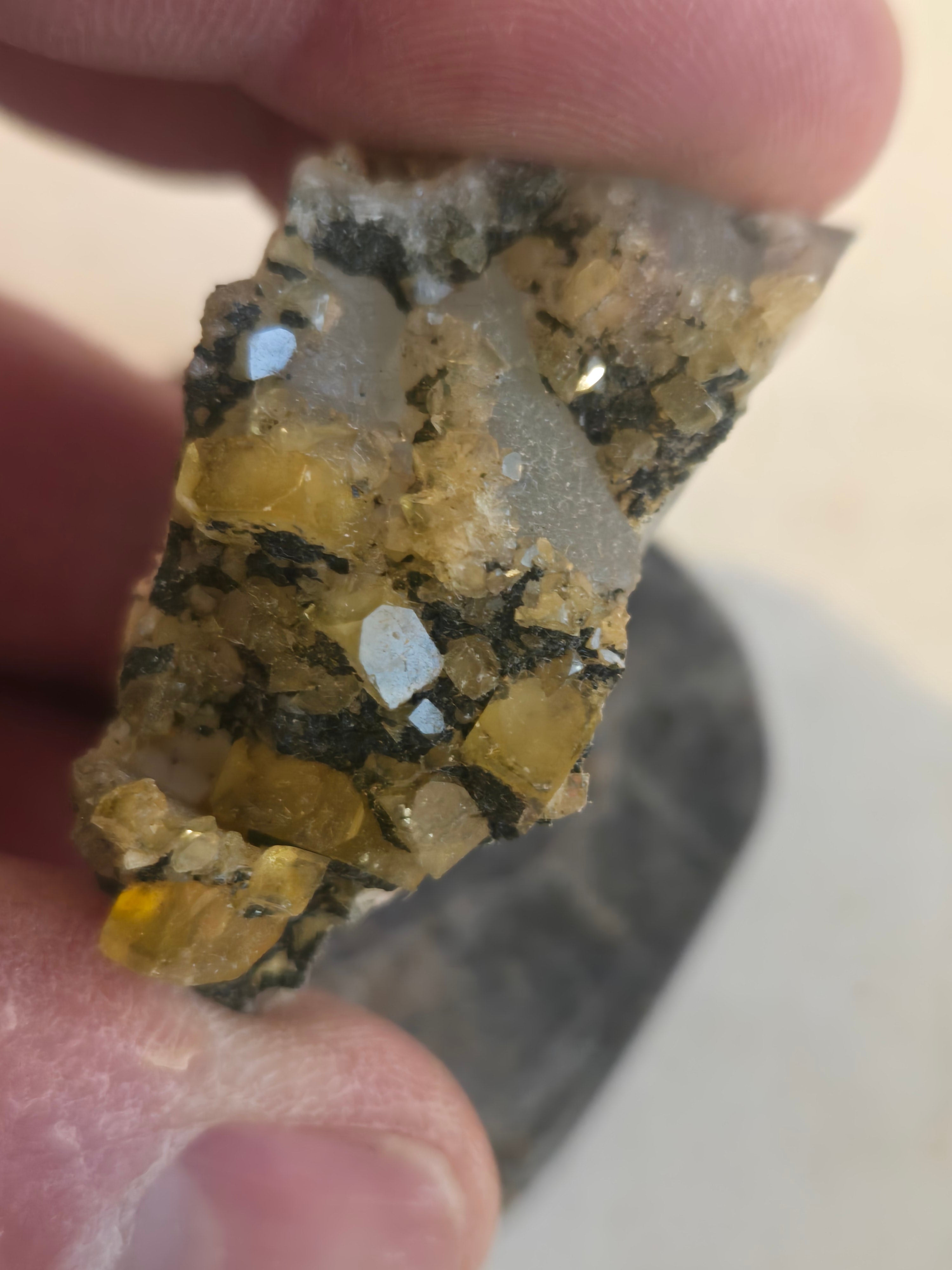 Barite on fluorite
