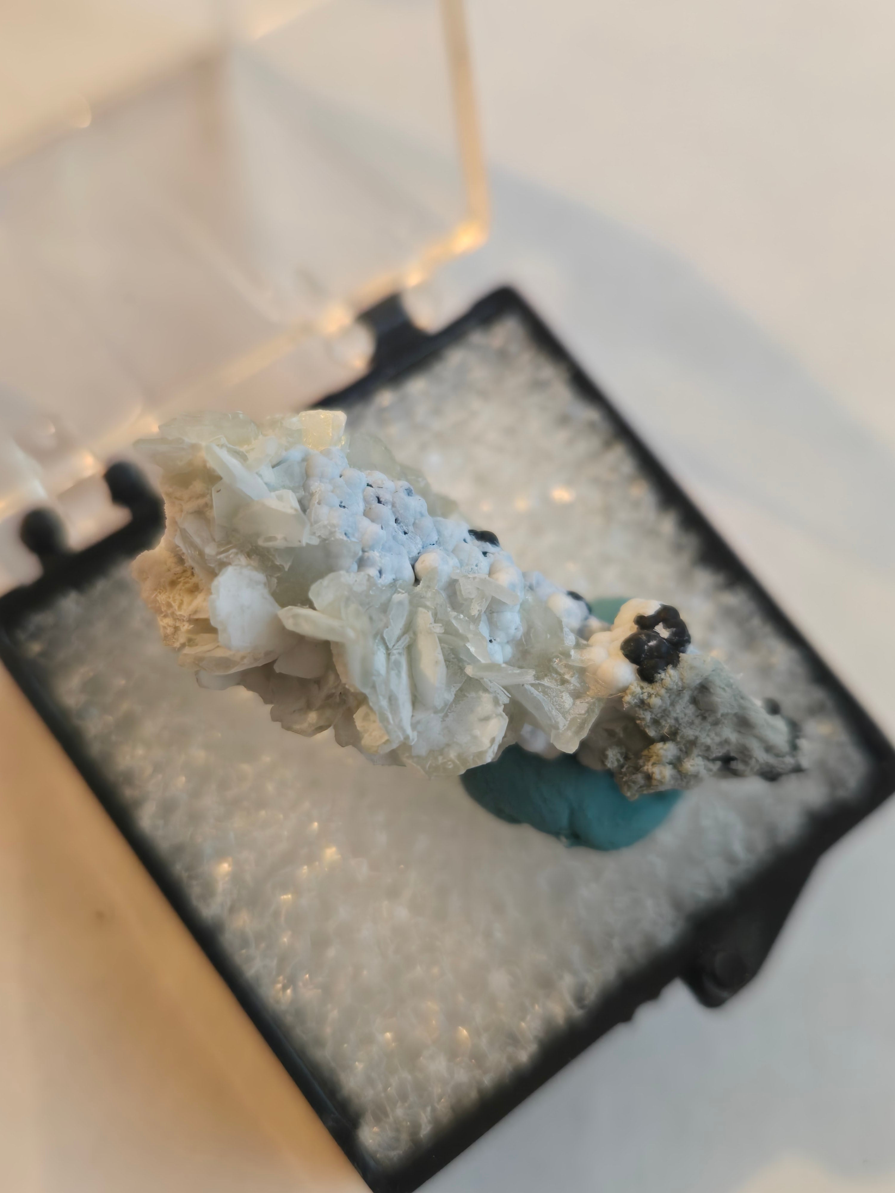 Barite on Goethite specimen