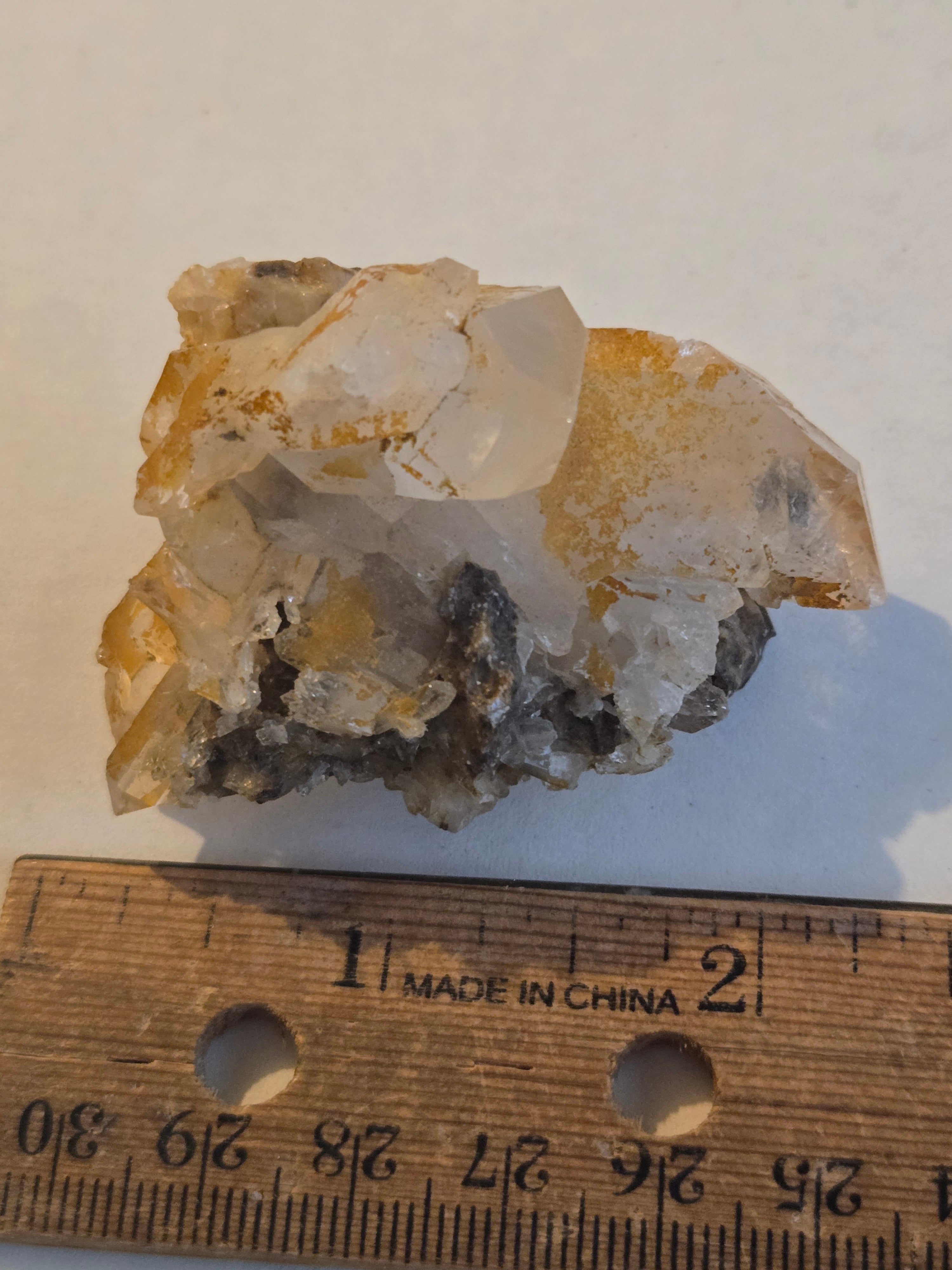 Brookite on quartz