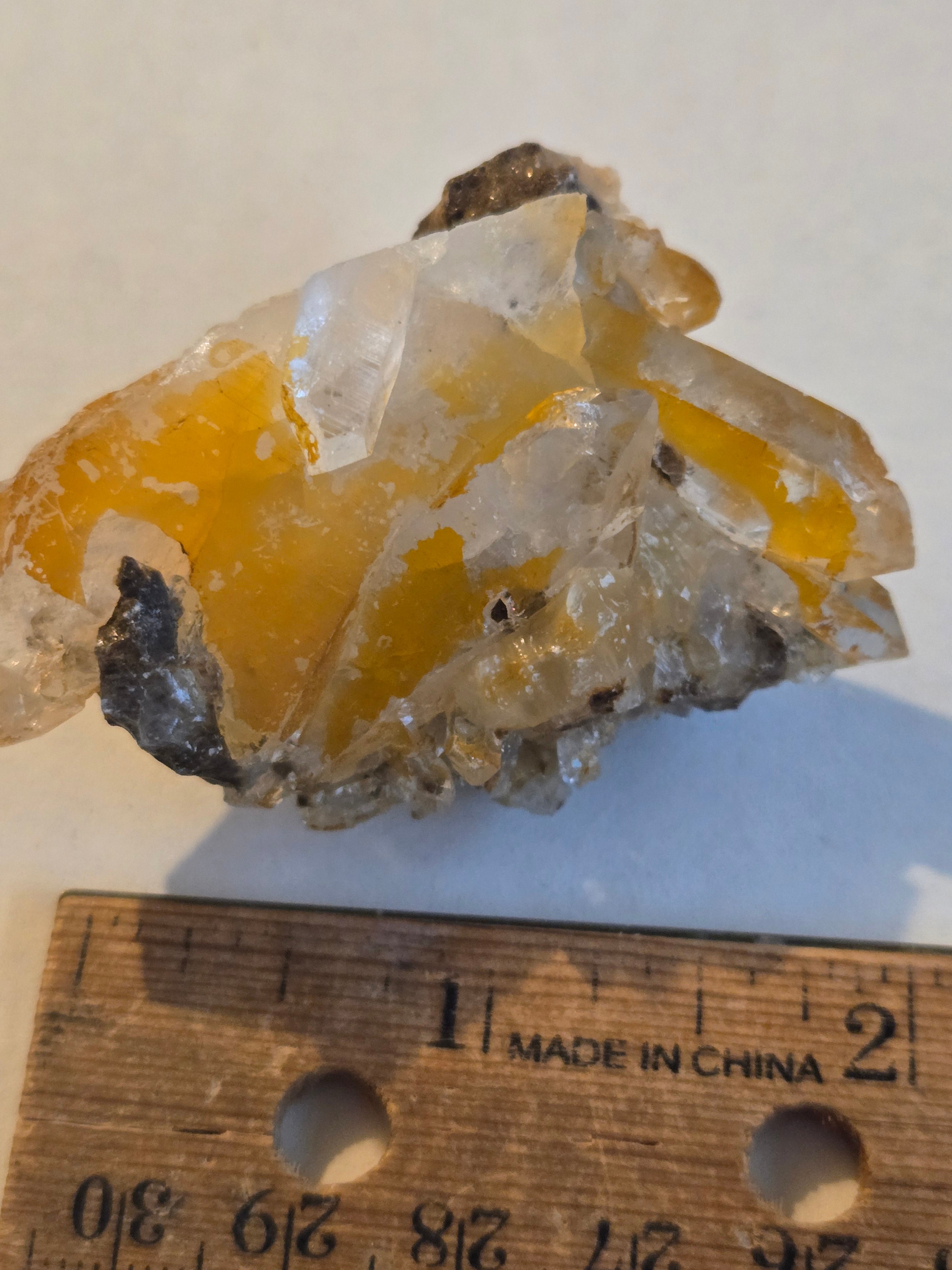 Brookite on quartz