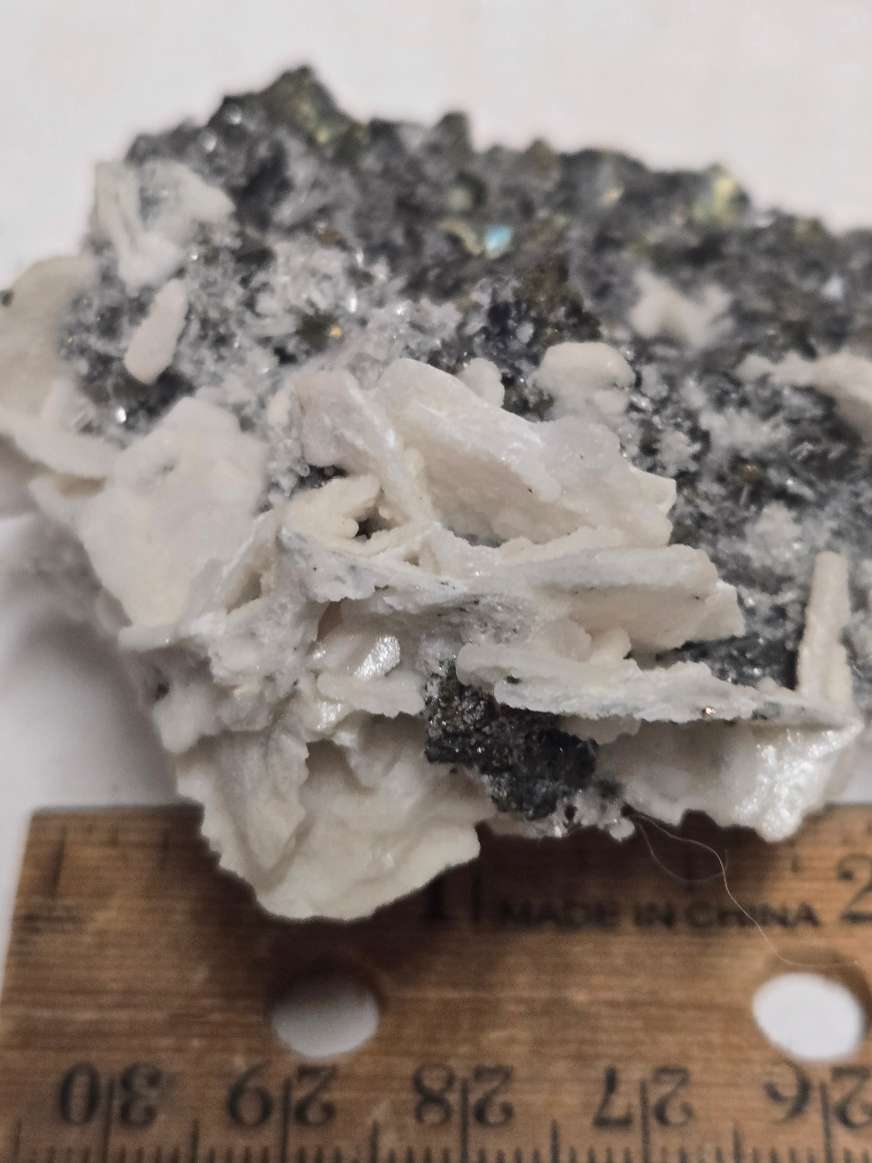 Calcite w Sphalerite specimen
