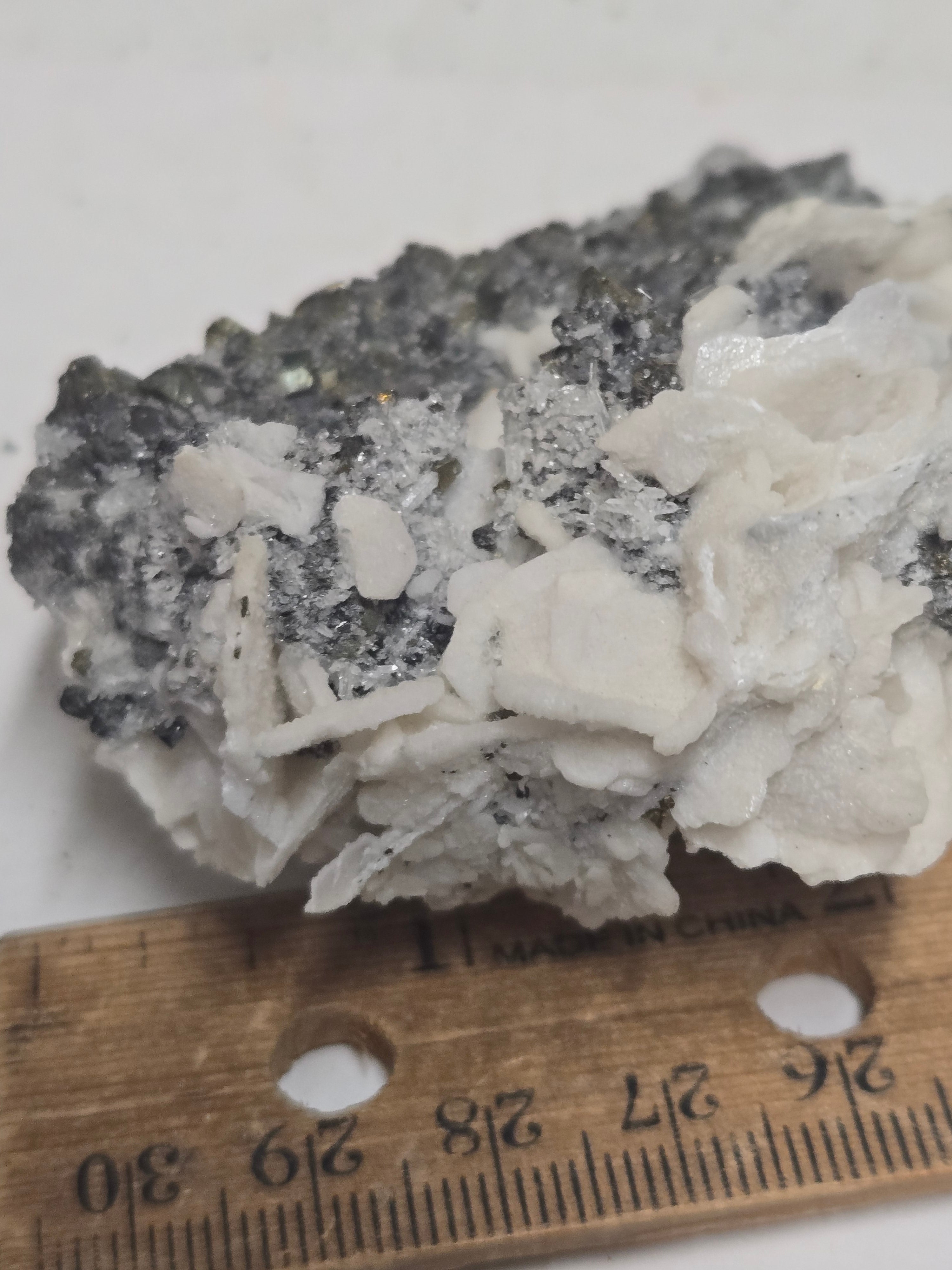 Calcite w Sphalerite specimen
