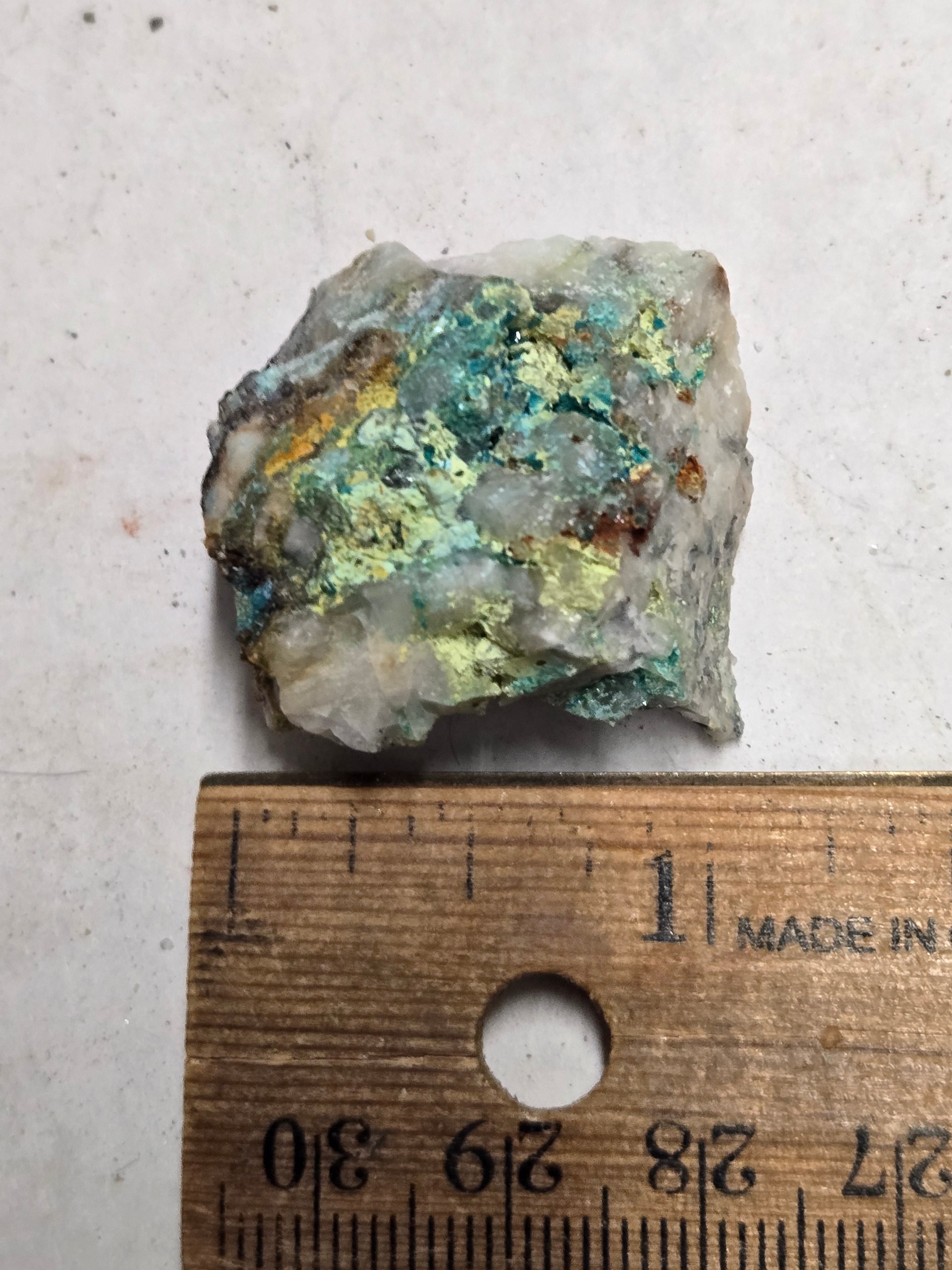 Caledonite perite
