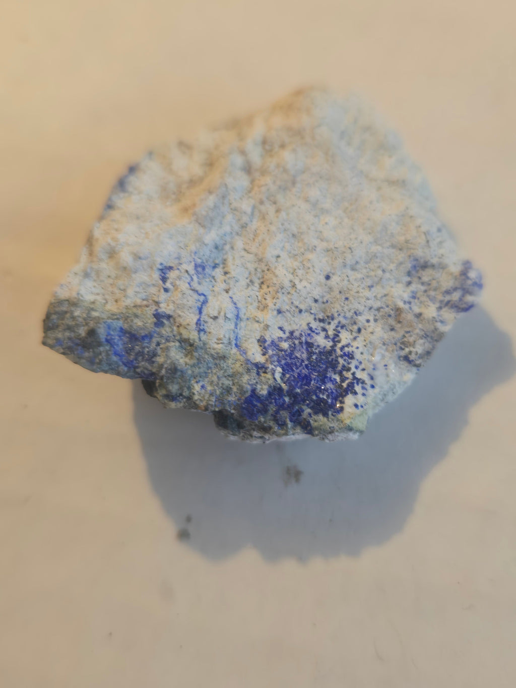 Callaghanite with hydromagnesite