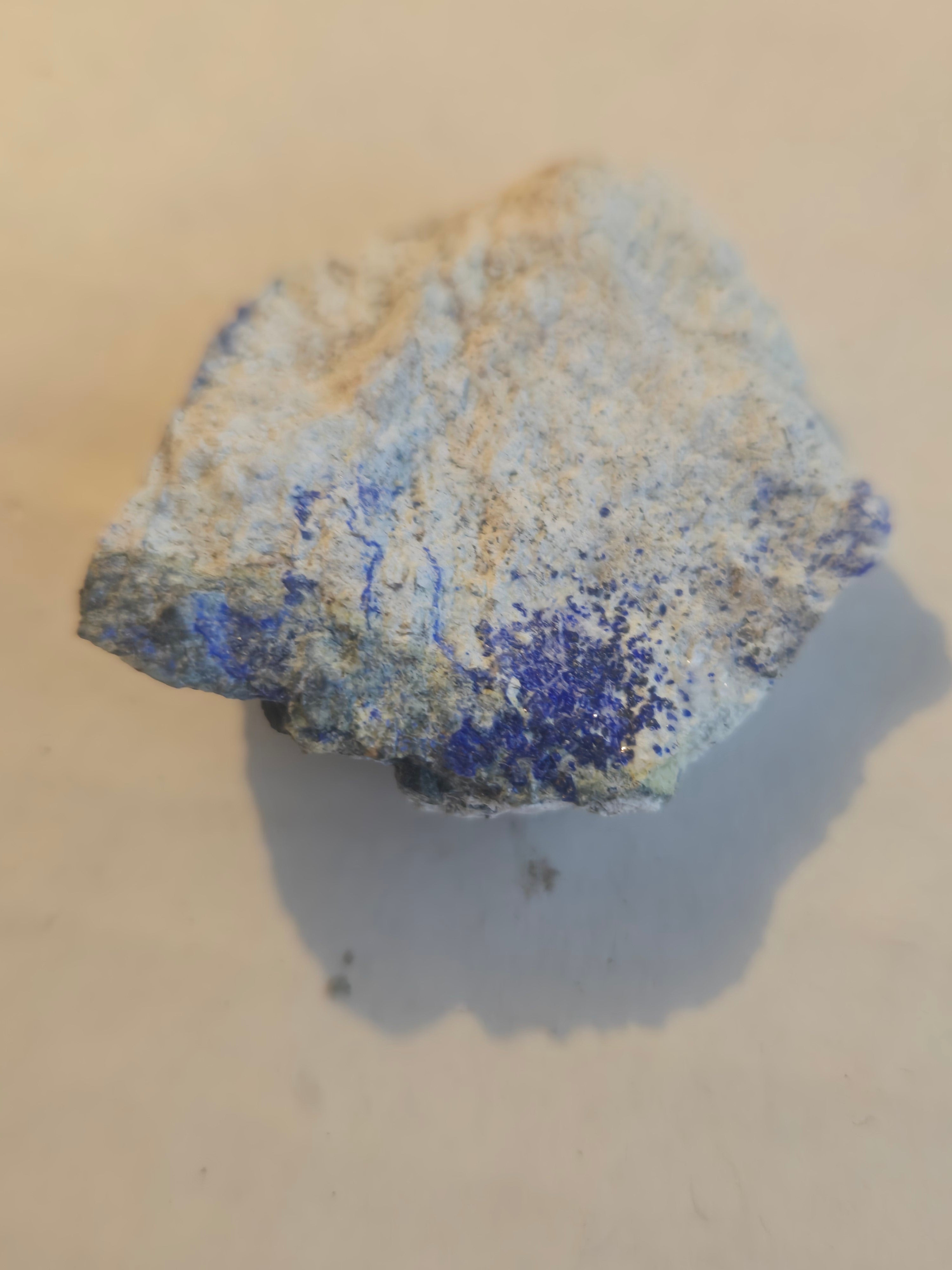Callaghanite with hydromagnesite
