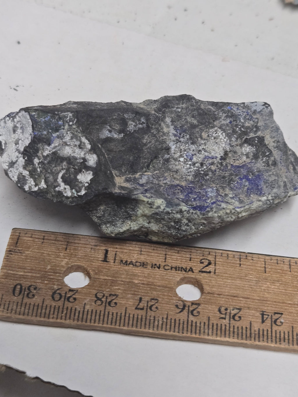 Callaghanite with hydromagnesite