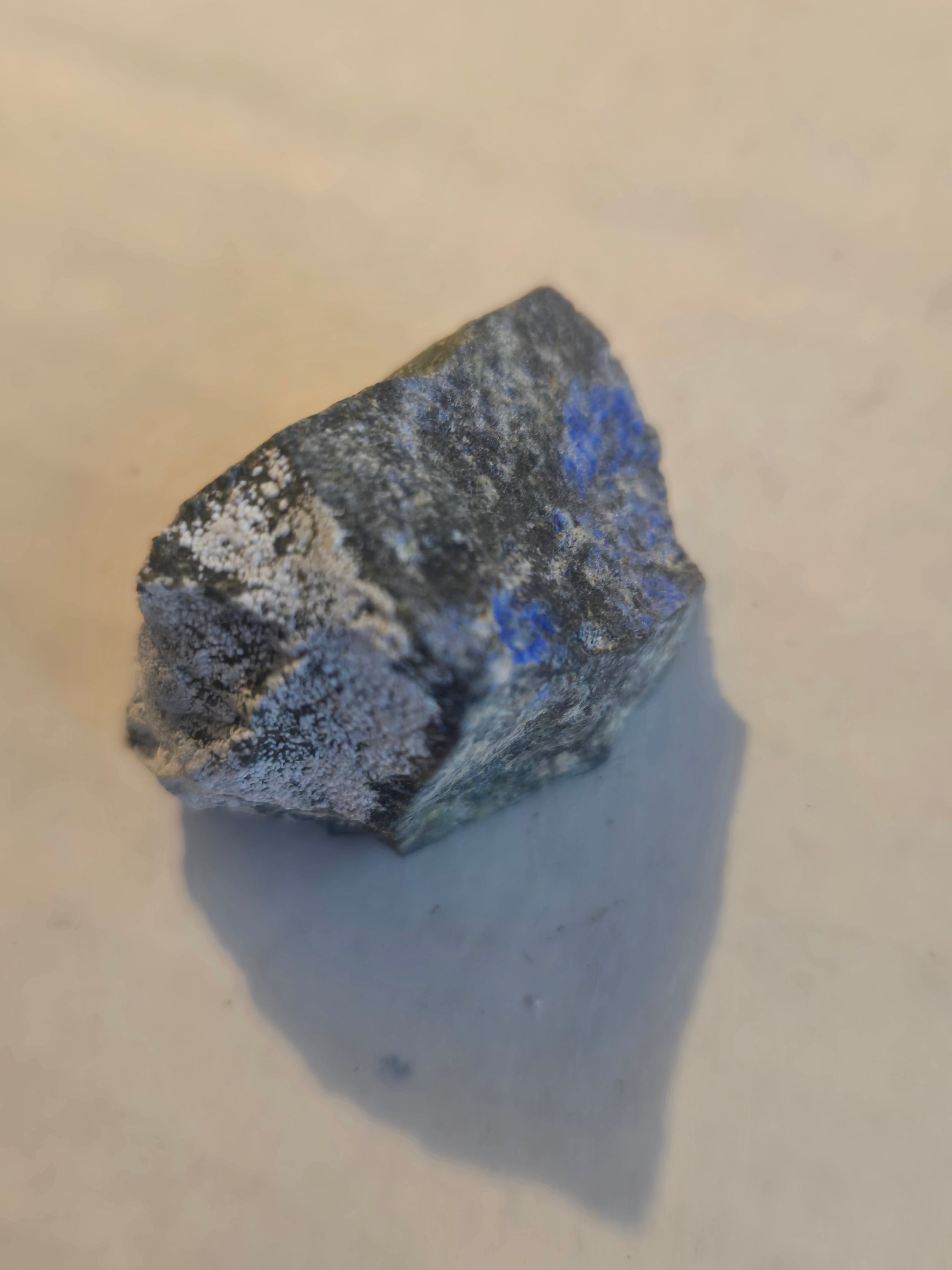 Callaghanite with hydromagnesite