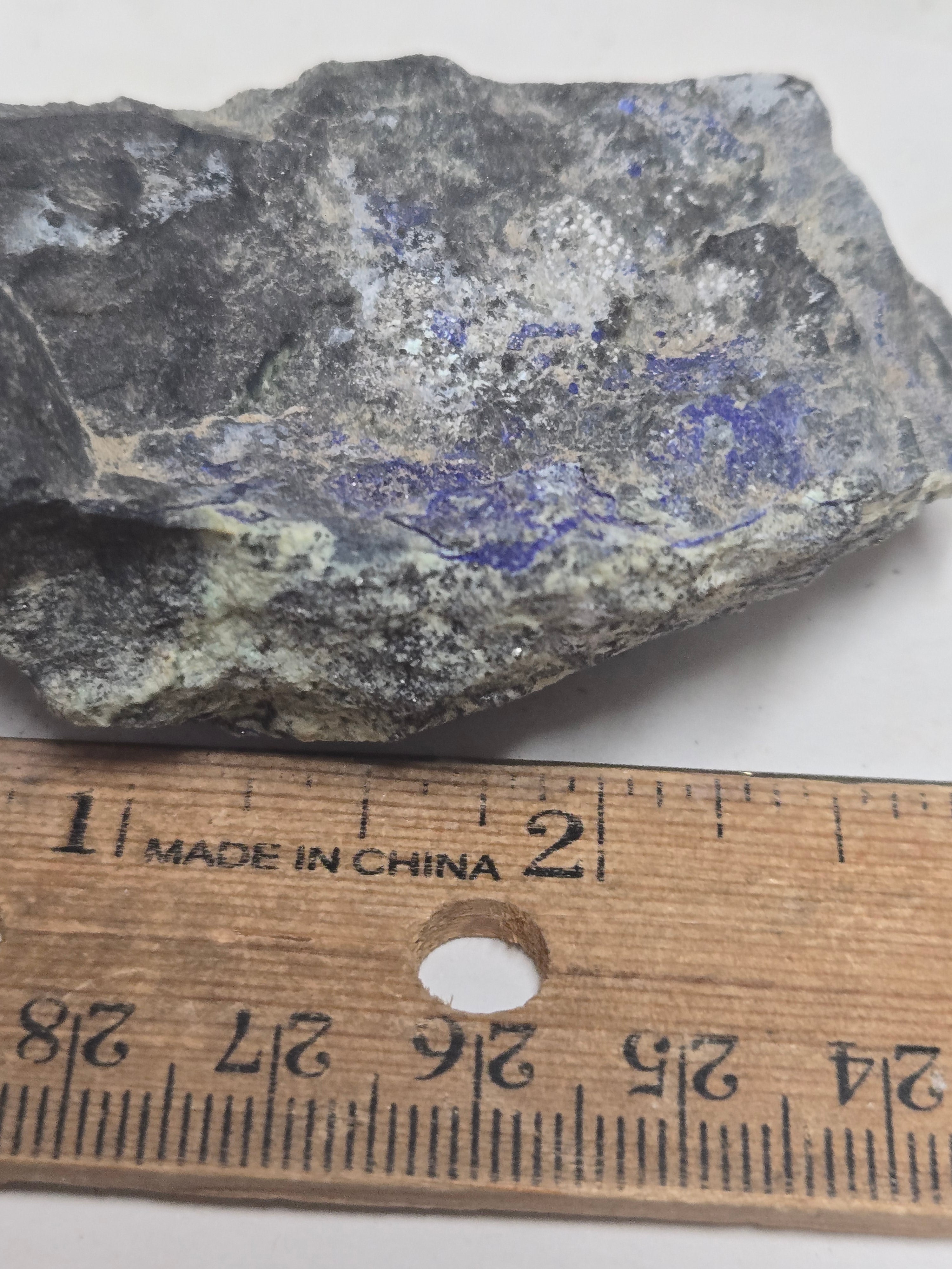 Callaghanite with hydromagnesite