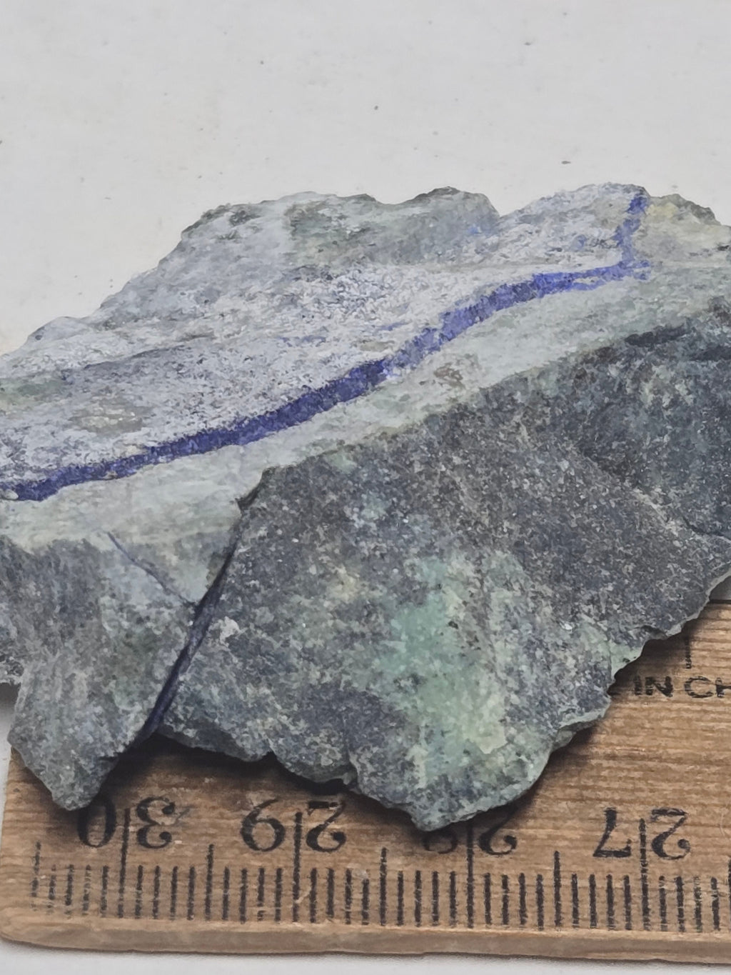 Callaghanite with hydromagnesite