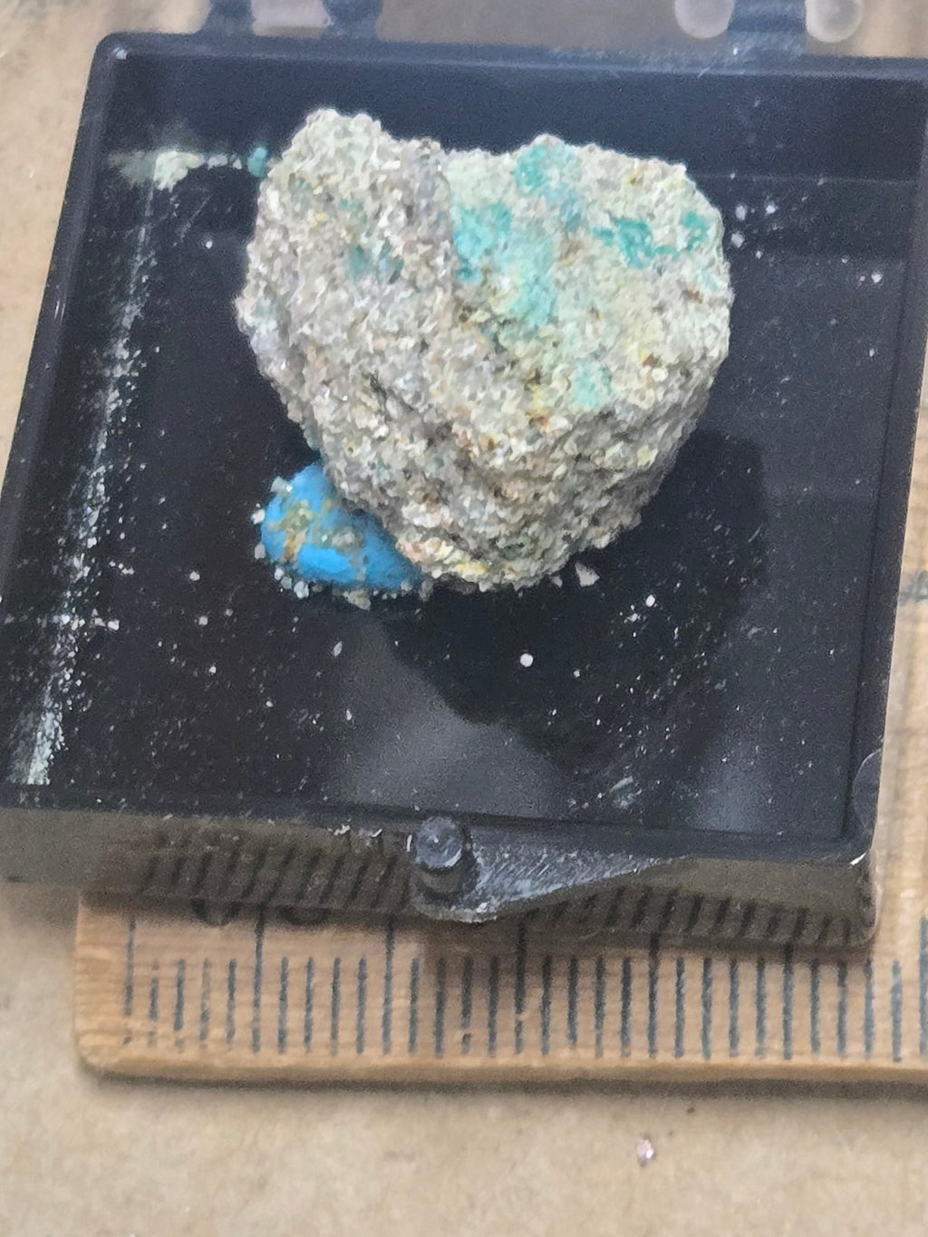 Carbonate Cyanotrichite