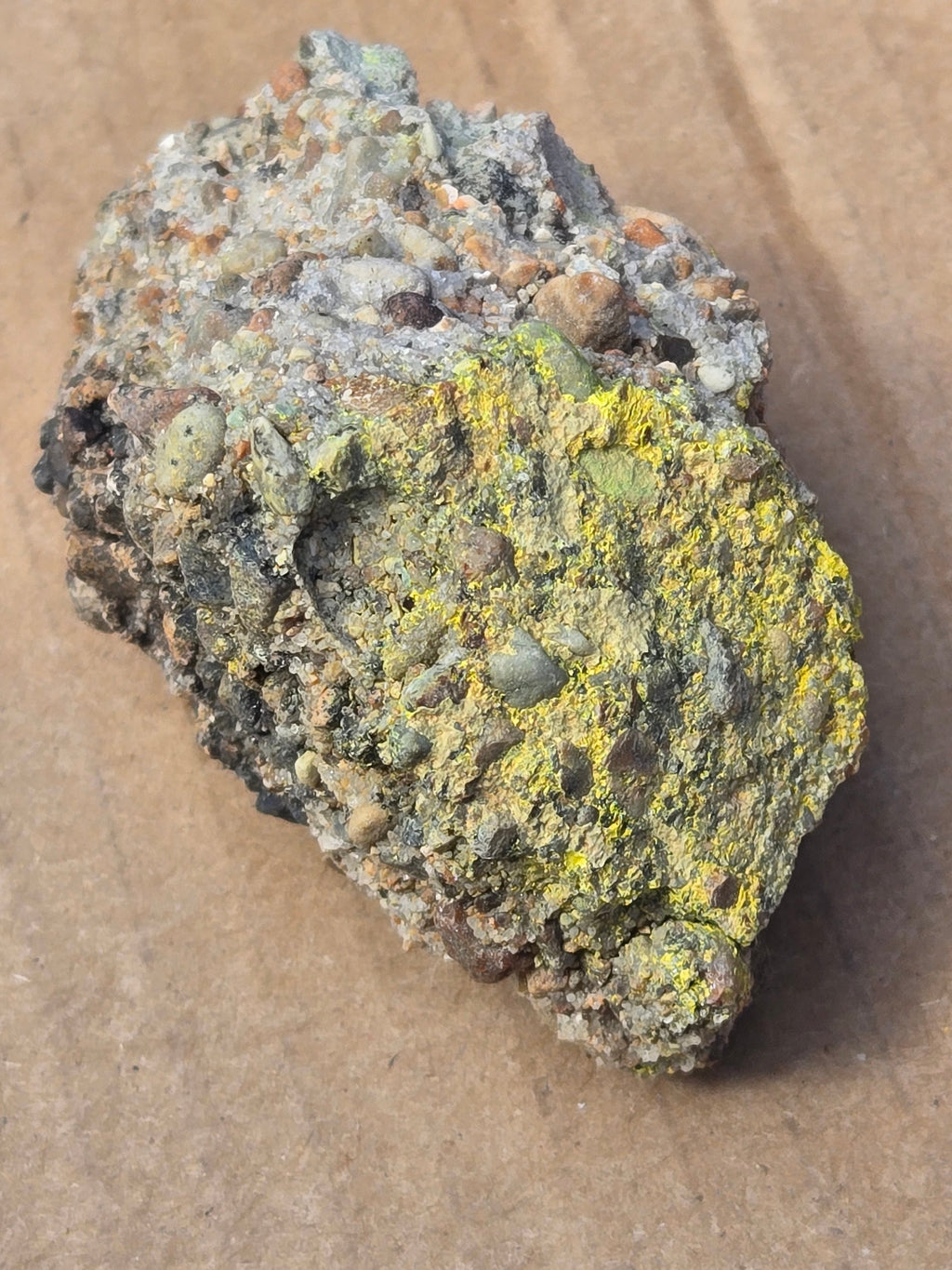 Carnotite on conglomerate