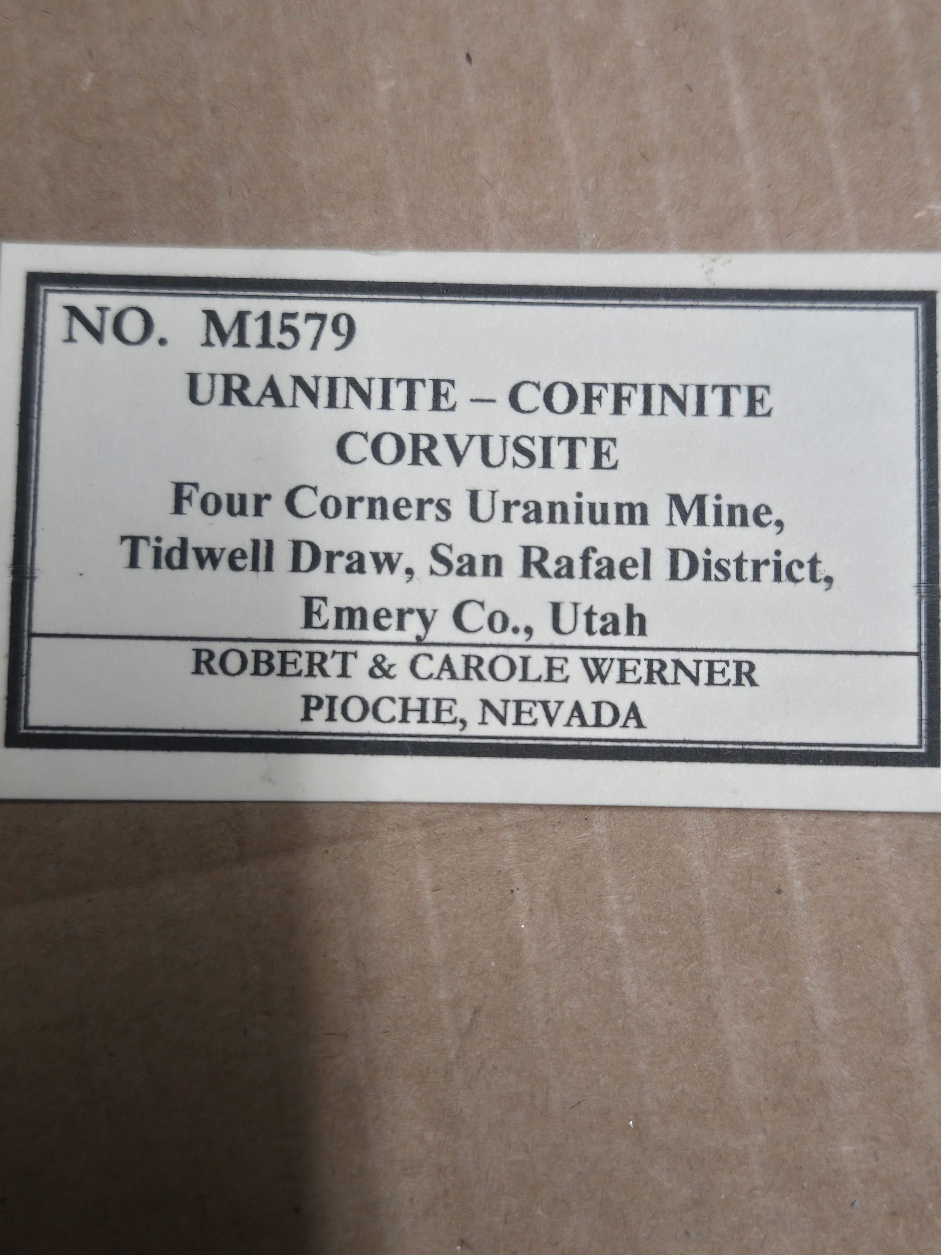 Coffinite uraninite corvusite