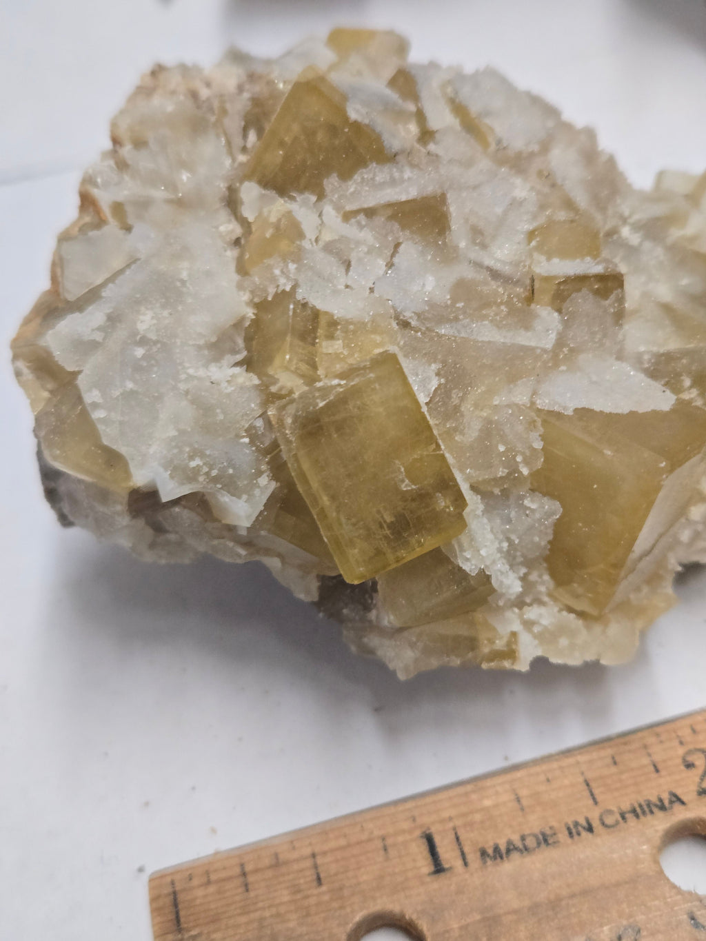 Cougar barite w quartz
