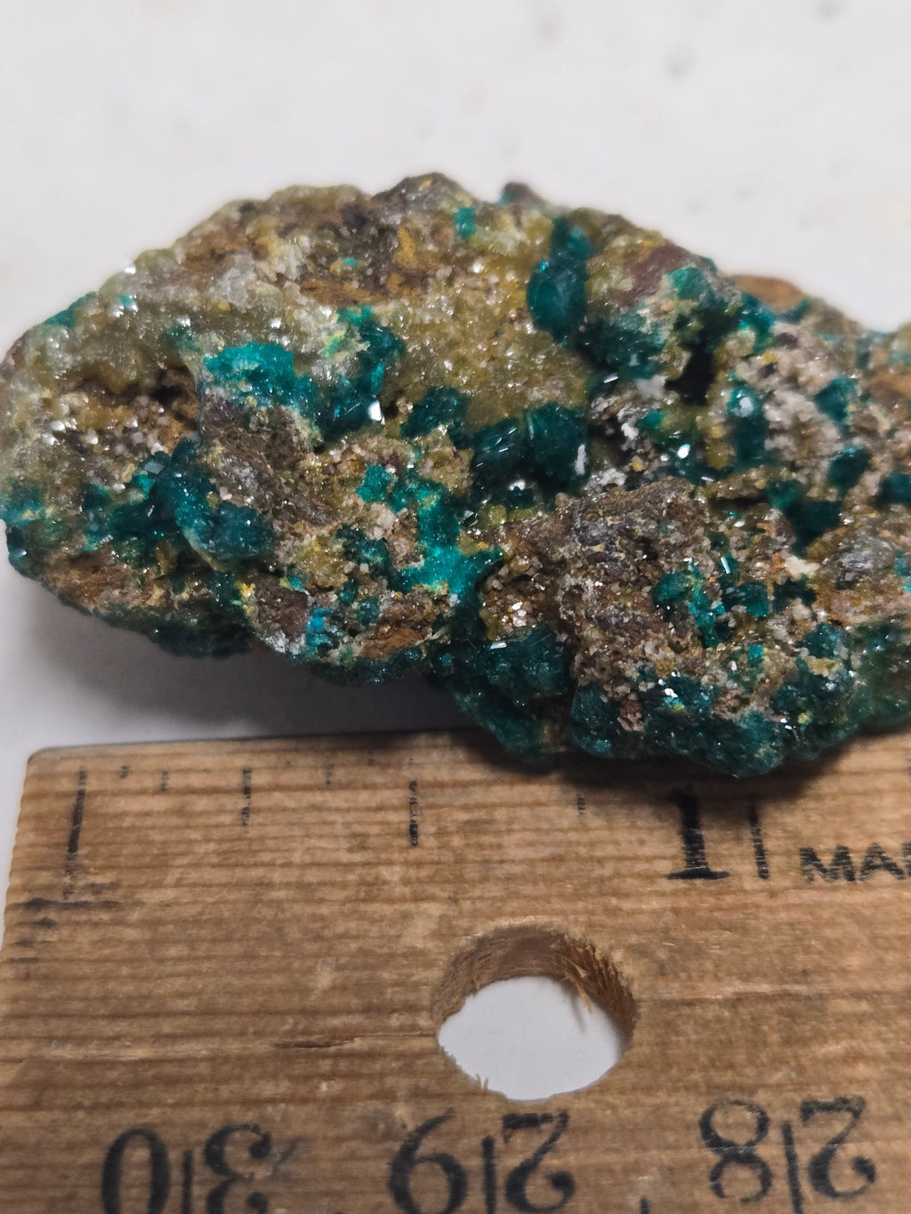 Dioptase wulfenite
