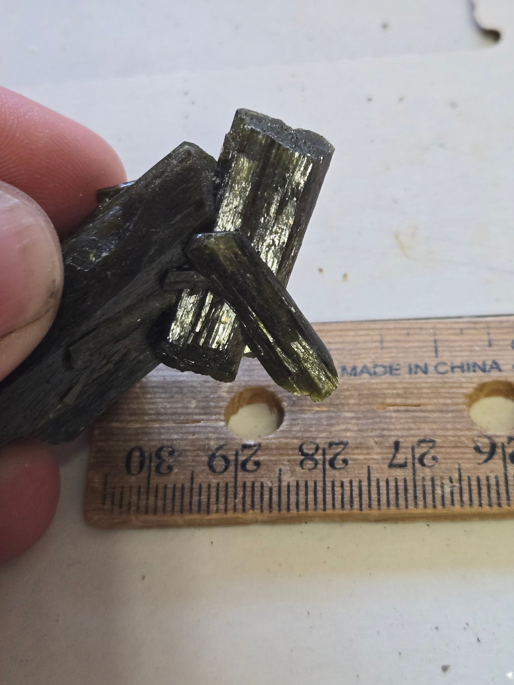 Dt Epidote crystal