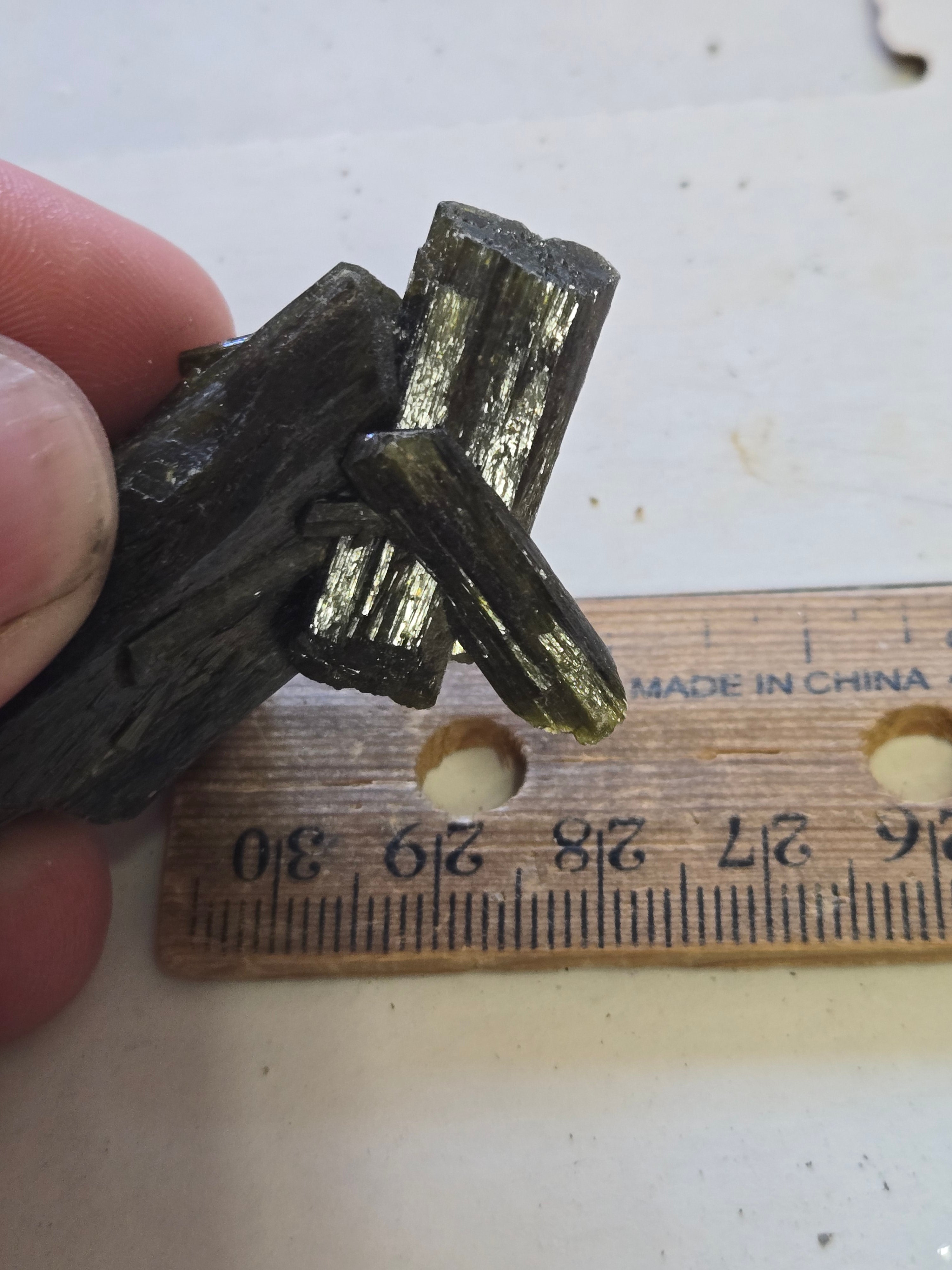 Dt Epidote crystal