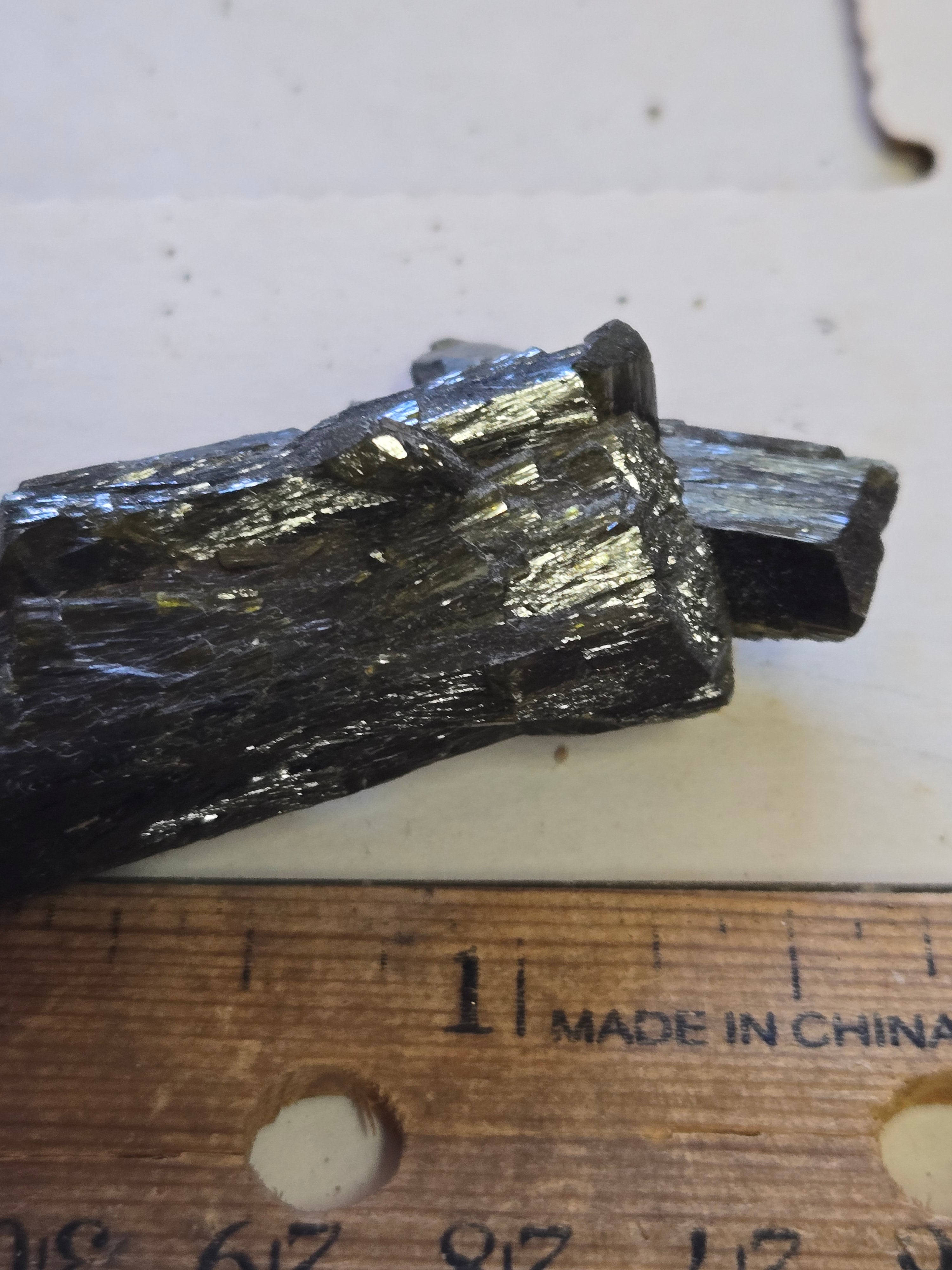 Dt Epidote crystal