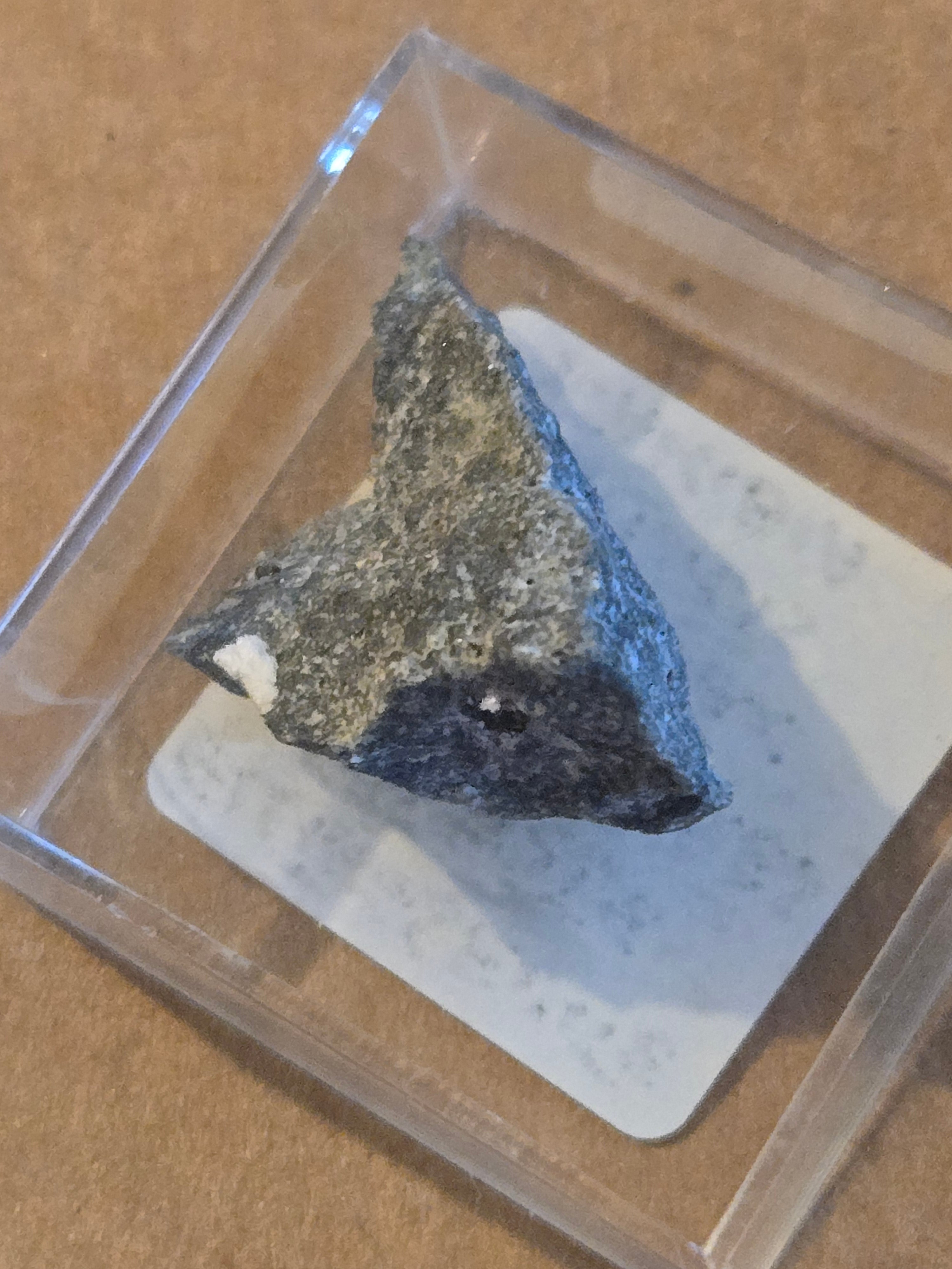 Ellingsenite with makatite