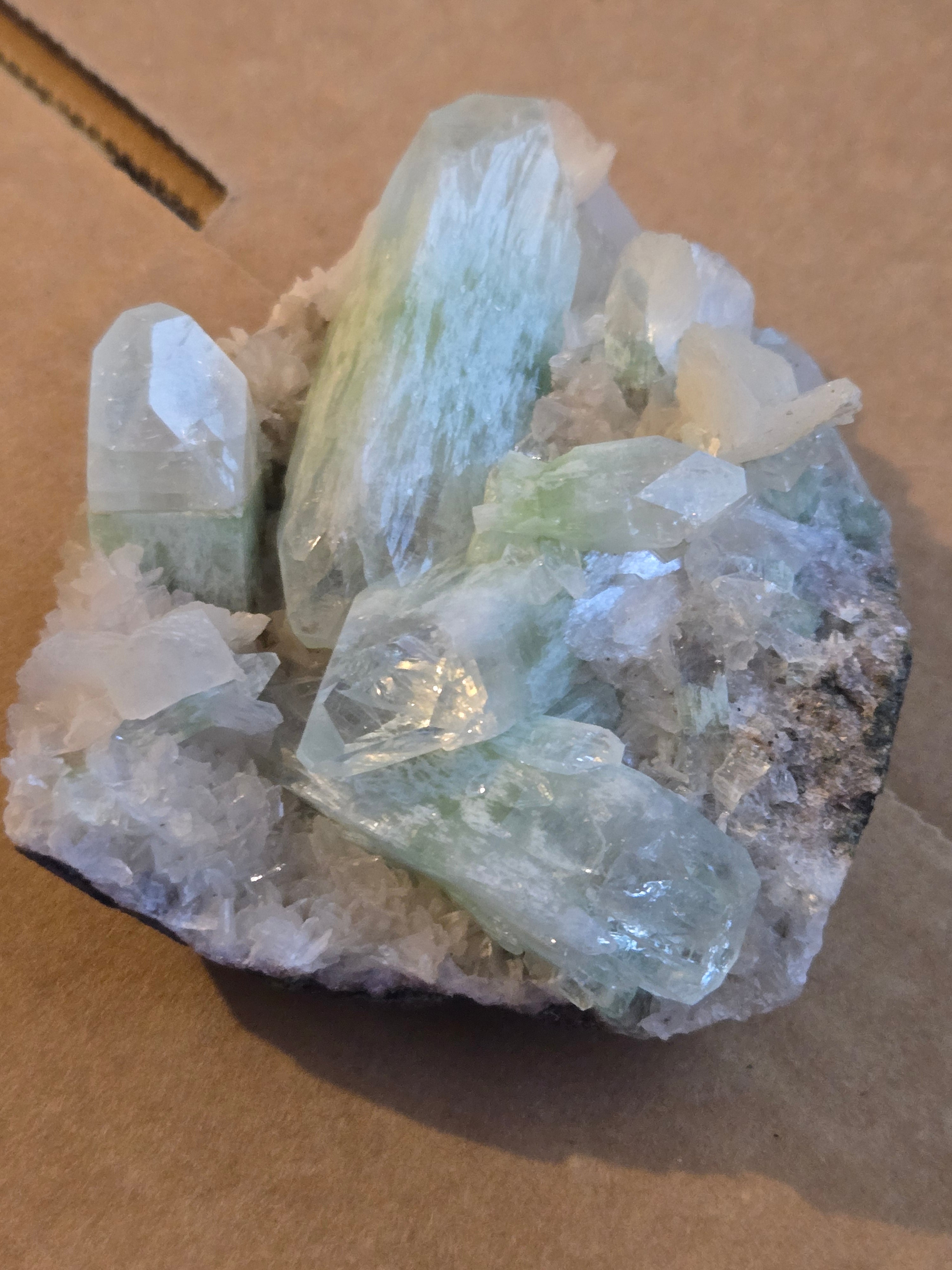 Fluorapophyllite stilbite