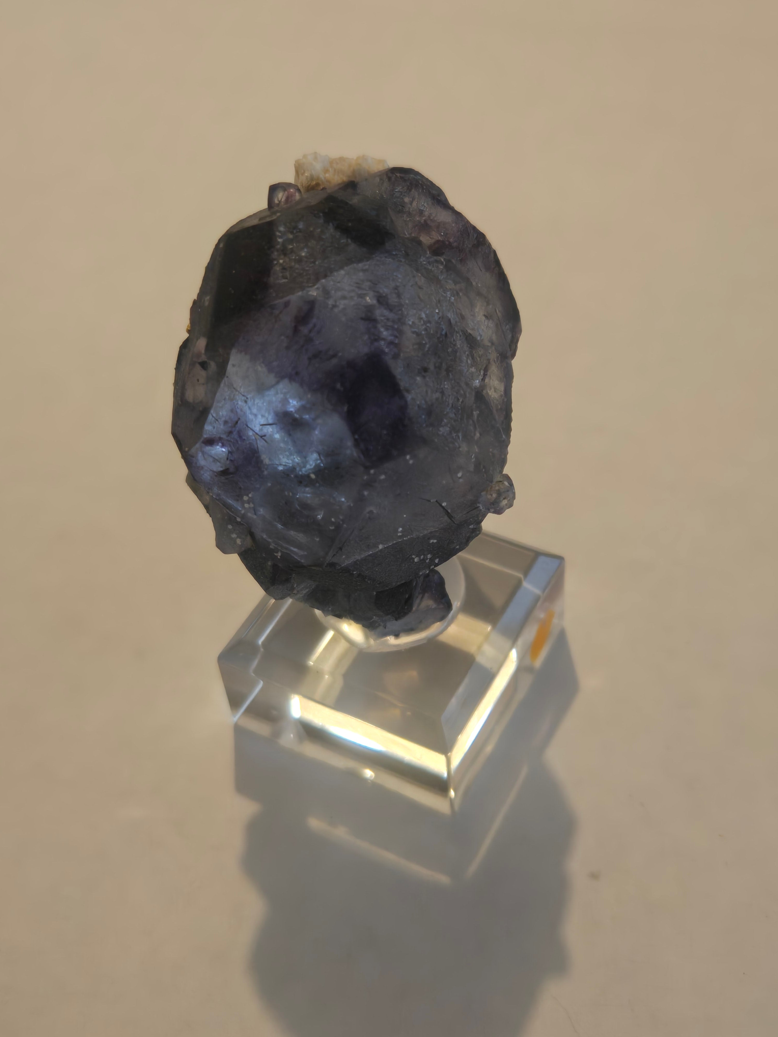 Fluorite specimen