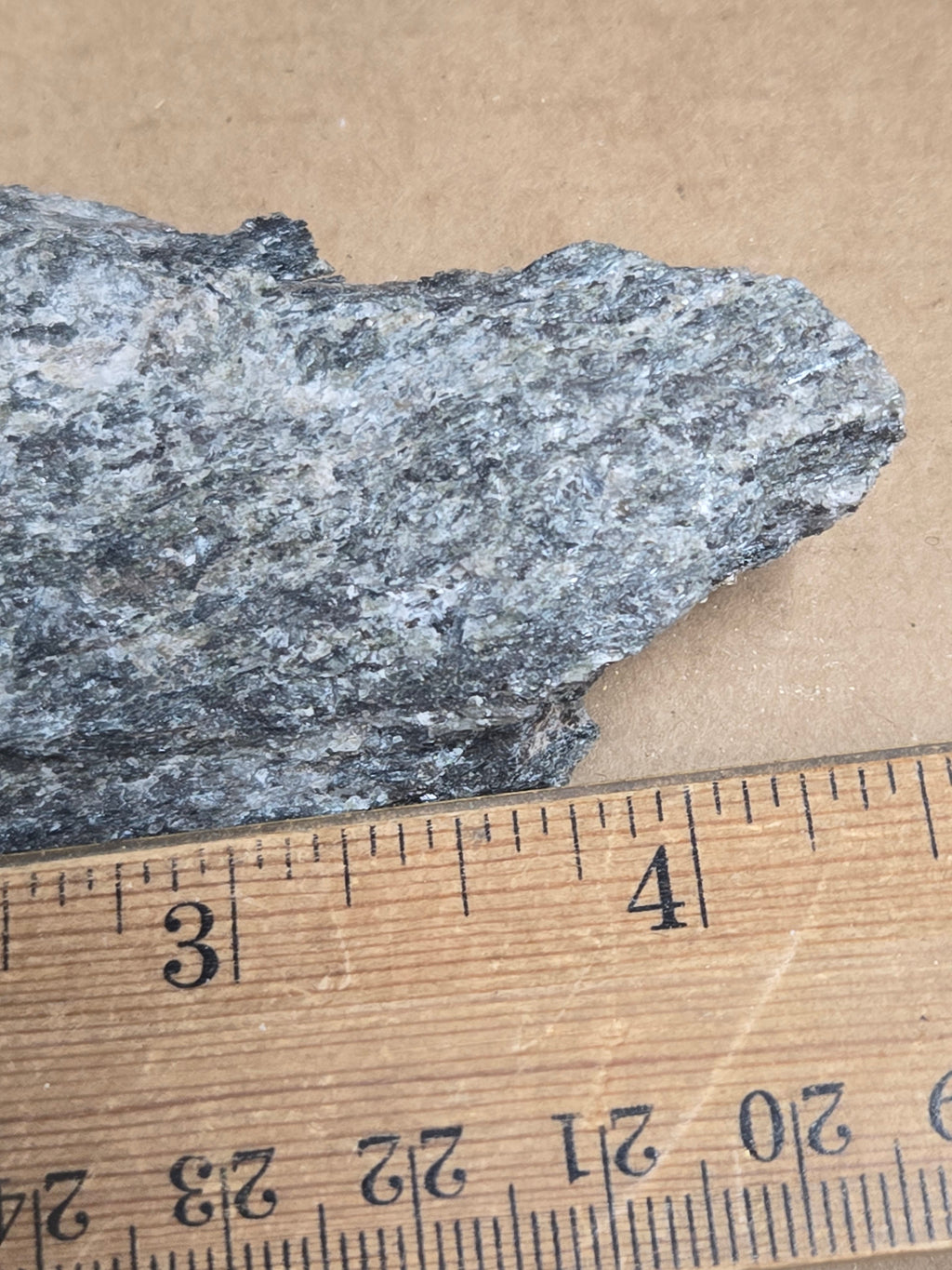 Fluoro-Leakeite