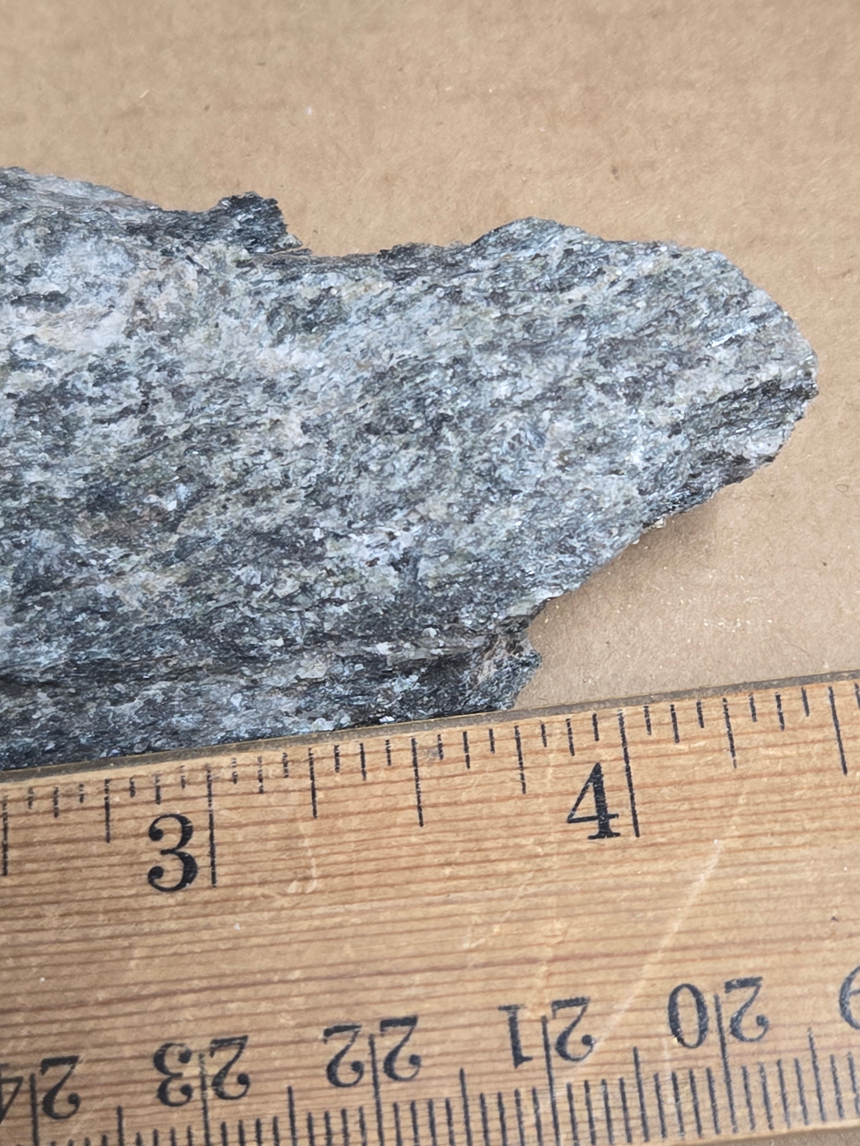Fluoro-Leakeite