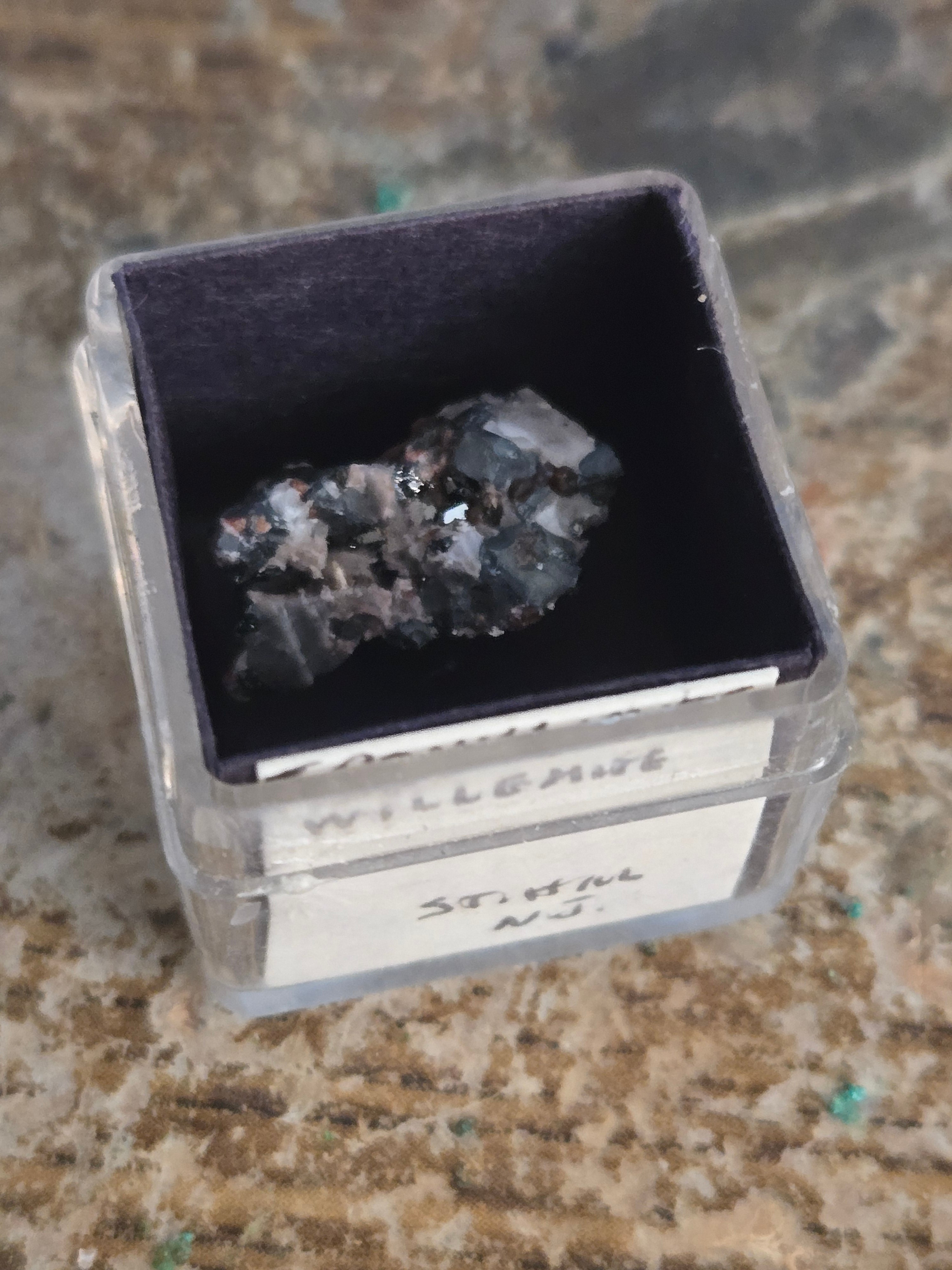 Franklinite willemite
