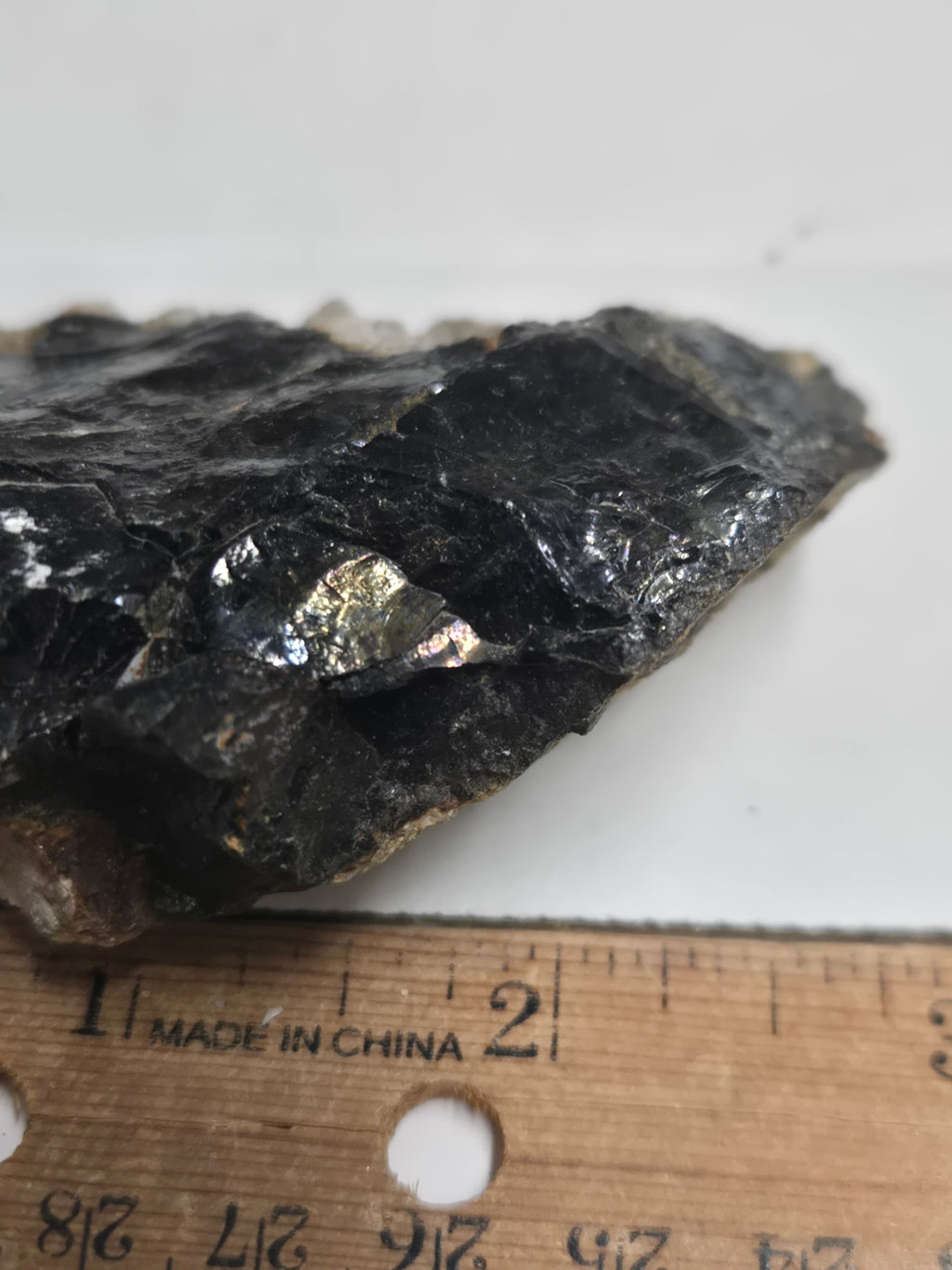 Gadolinite Y specimen
